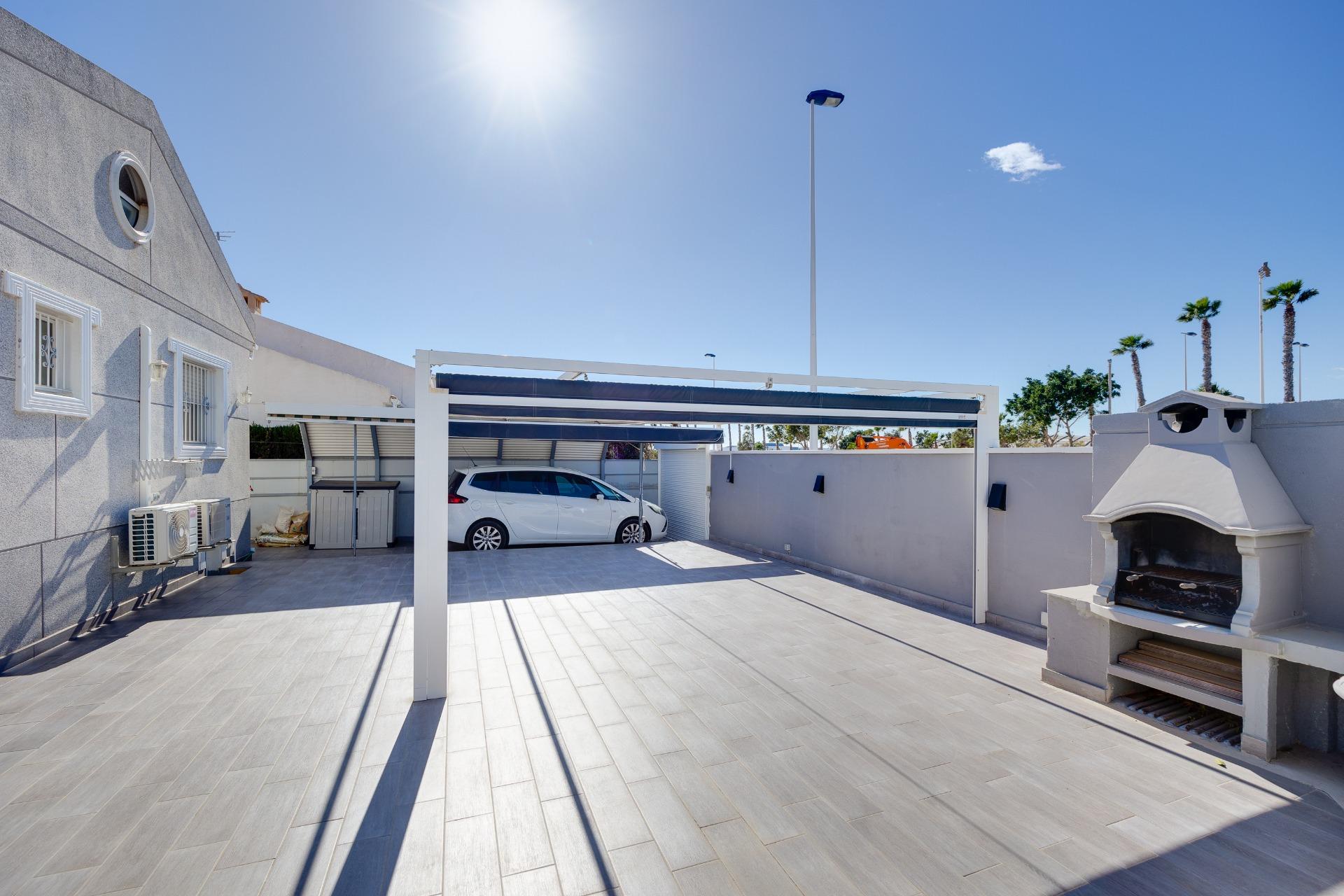 3 Bed, 2 Bath, HouseFor Sale, Torrevieja, Alicante