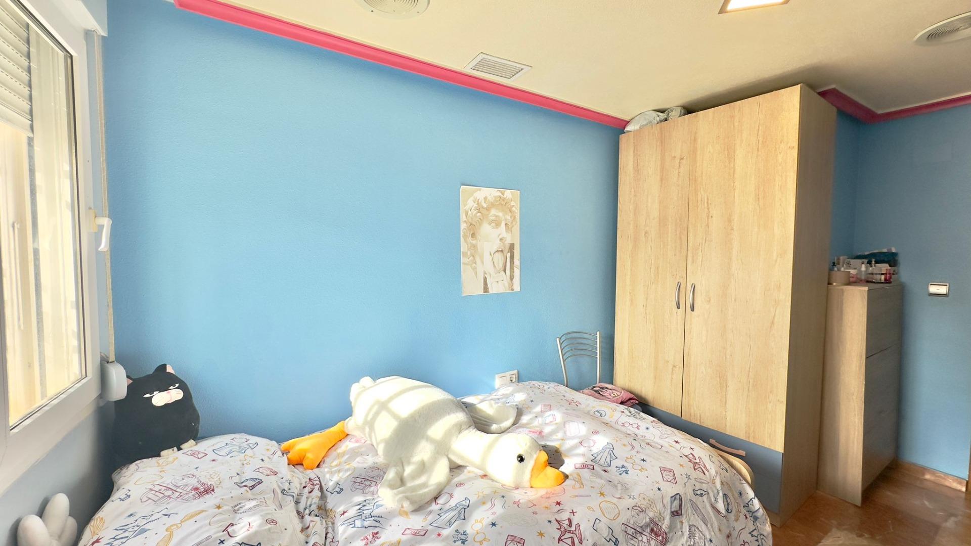 4 Bed, 2 Bath, ApartmentFor Sale, Torrevieja, Alicante