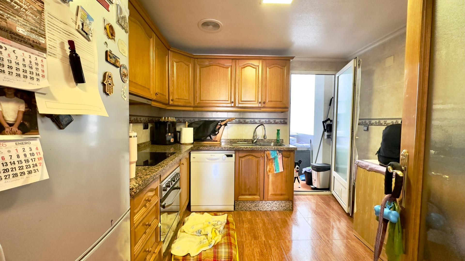 4 Bed, 2 Bath, ApartmentFor Sale, Torrevieja, Alicante