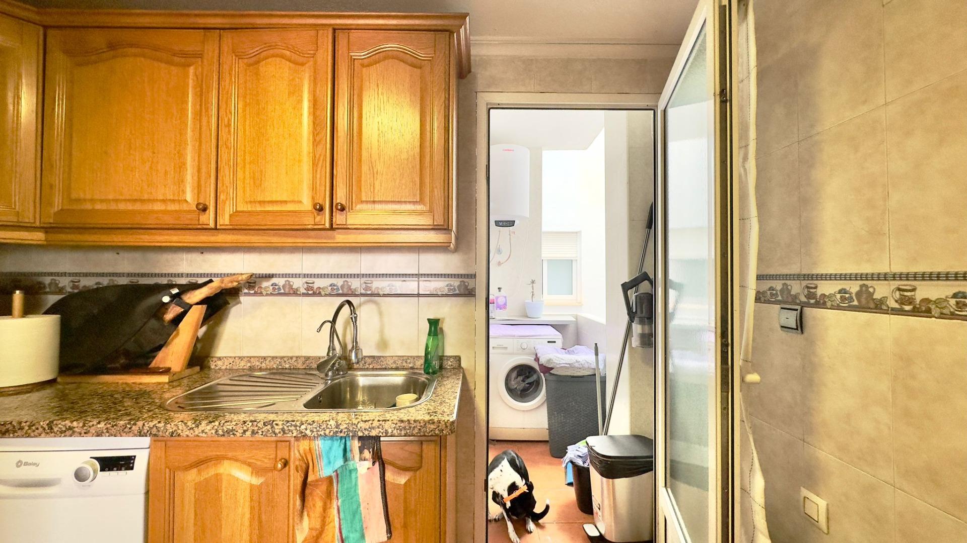 4 Bed, 2 Bath, ApartmentFor Sale, Torrevieja, Alicante