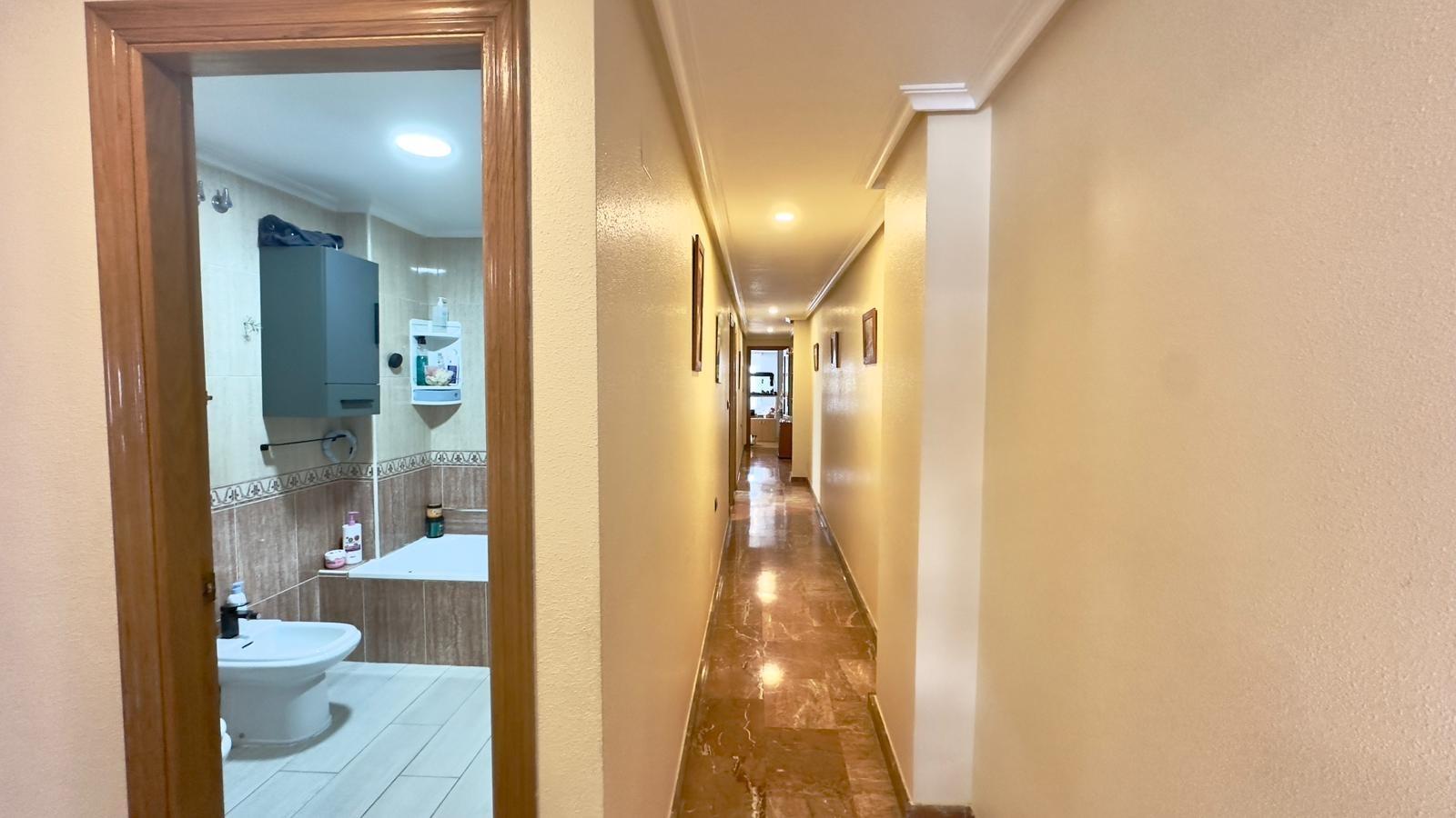 4 Bed, 2 Bath, ApartmentFor Sale, Torrevieja, Alicante