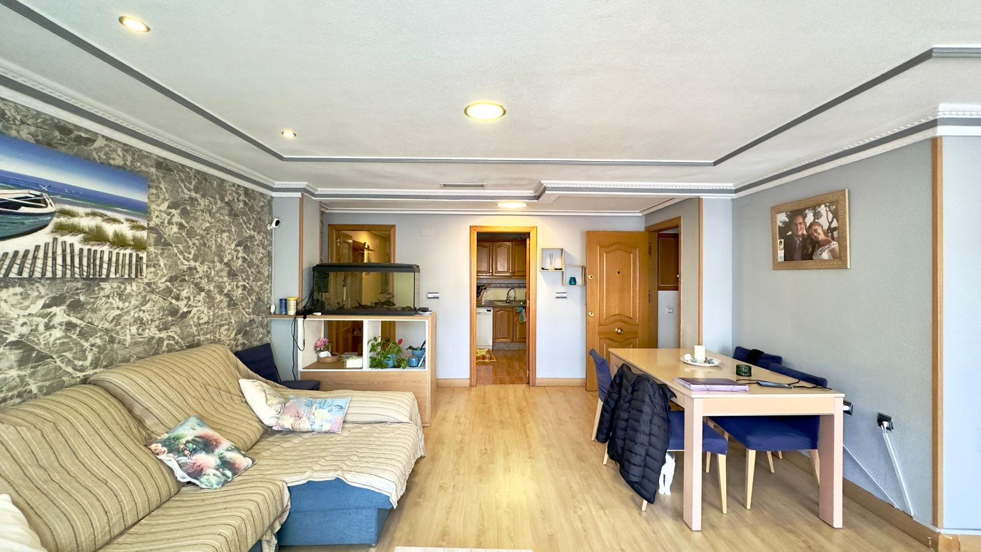 4 Bed, 2 Bath, ApartmentFor Sale, Torrevieja, Alicante