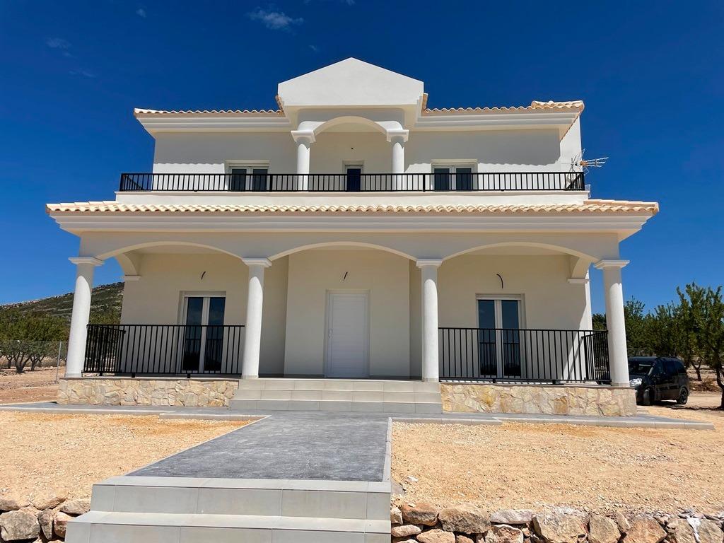 4 Bed, 3 Bath, HouseFor Sale, Pinoso, Alicante