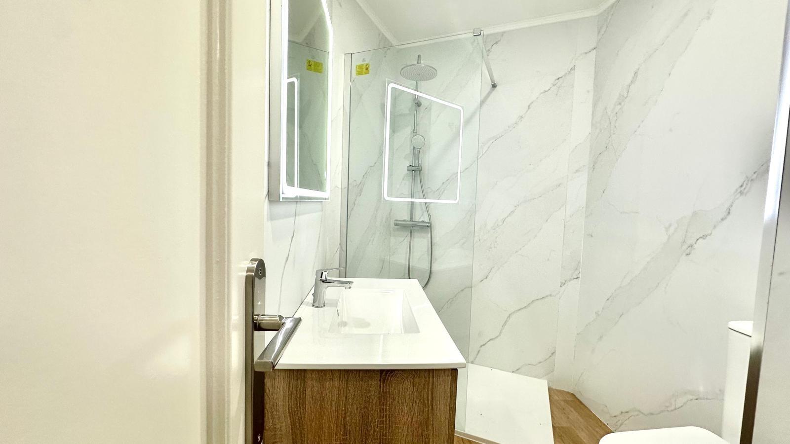 2 Bed, 2 Bath, ApartmentFor Sale, Torrevieja, Alicante