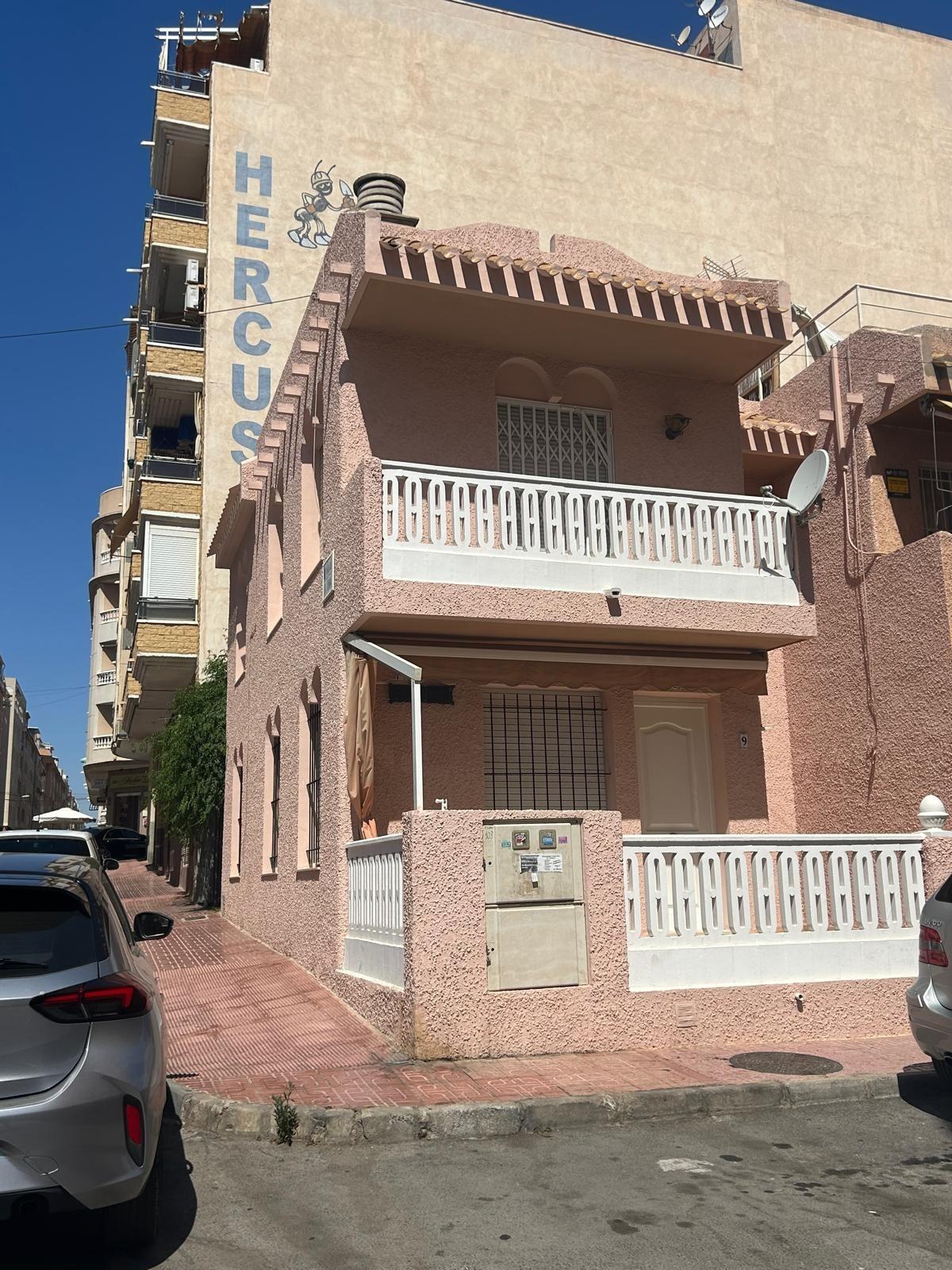 3 Bed, 2 Bath, HouseFor Sale, Torrevieja, Alicante