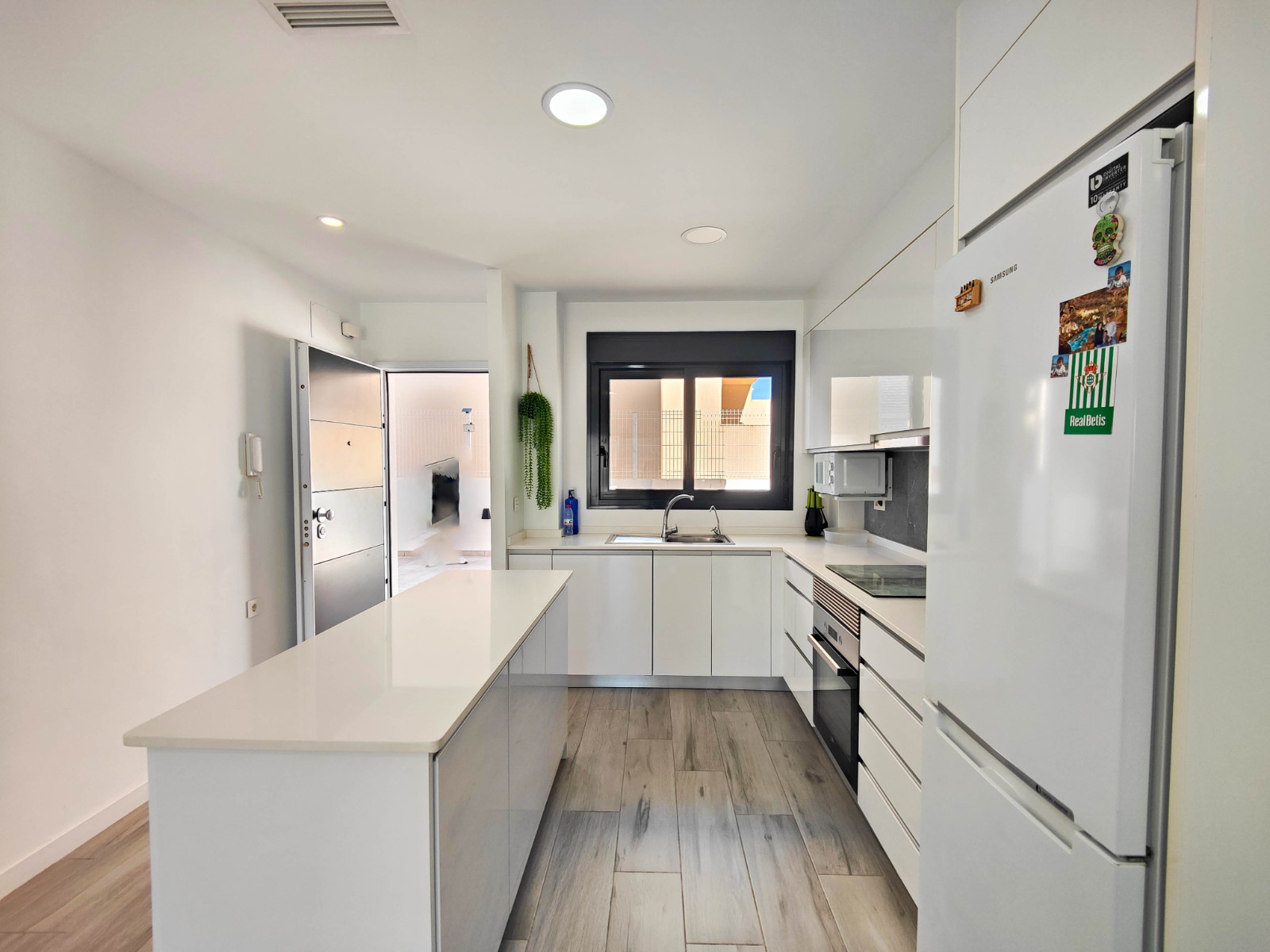 3 Bed, 2 Bath, ApartmentFor Sale, Guardamar Del Segura, Alicante