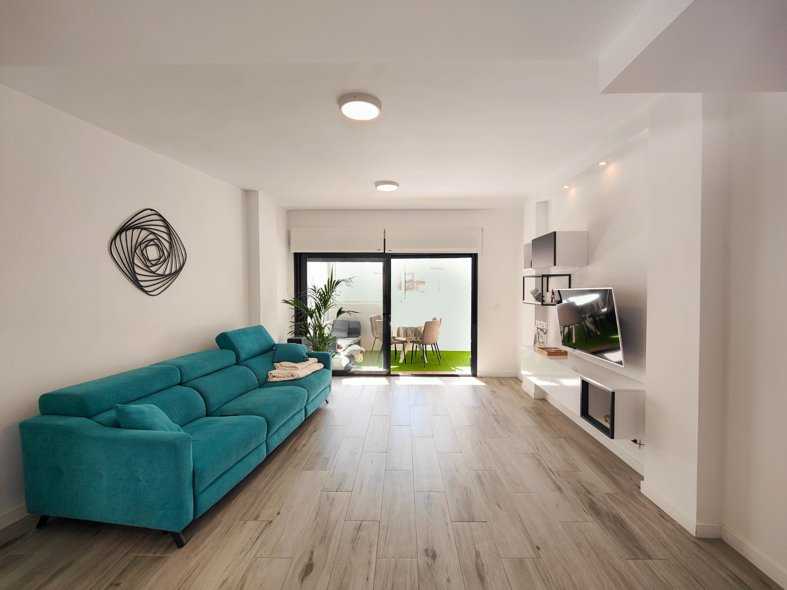 3 Bed, 2 Bath, ApartmentFor Sale, Guardamar Del Segura, Alicante