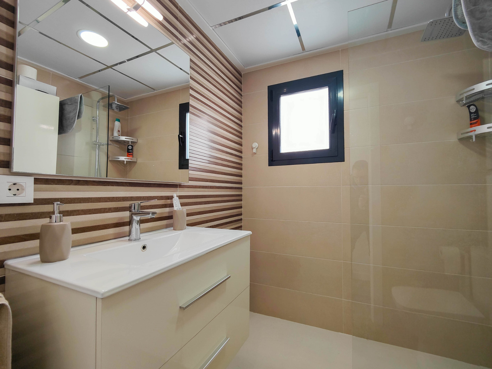 3 Bed, 2 Bath, ApartmentFor Sale, Guardamar Del Segura, Alicante