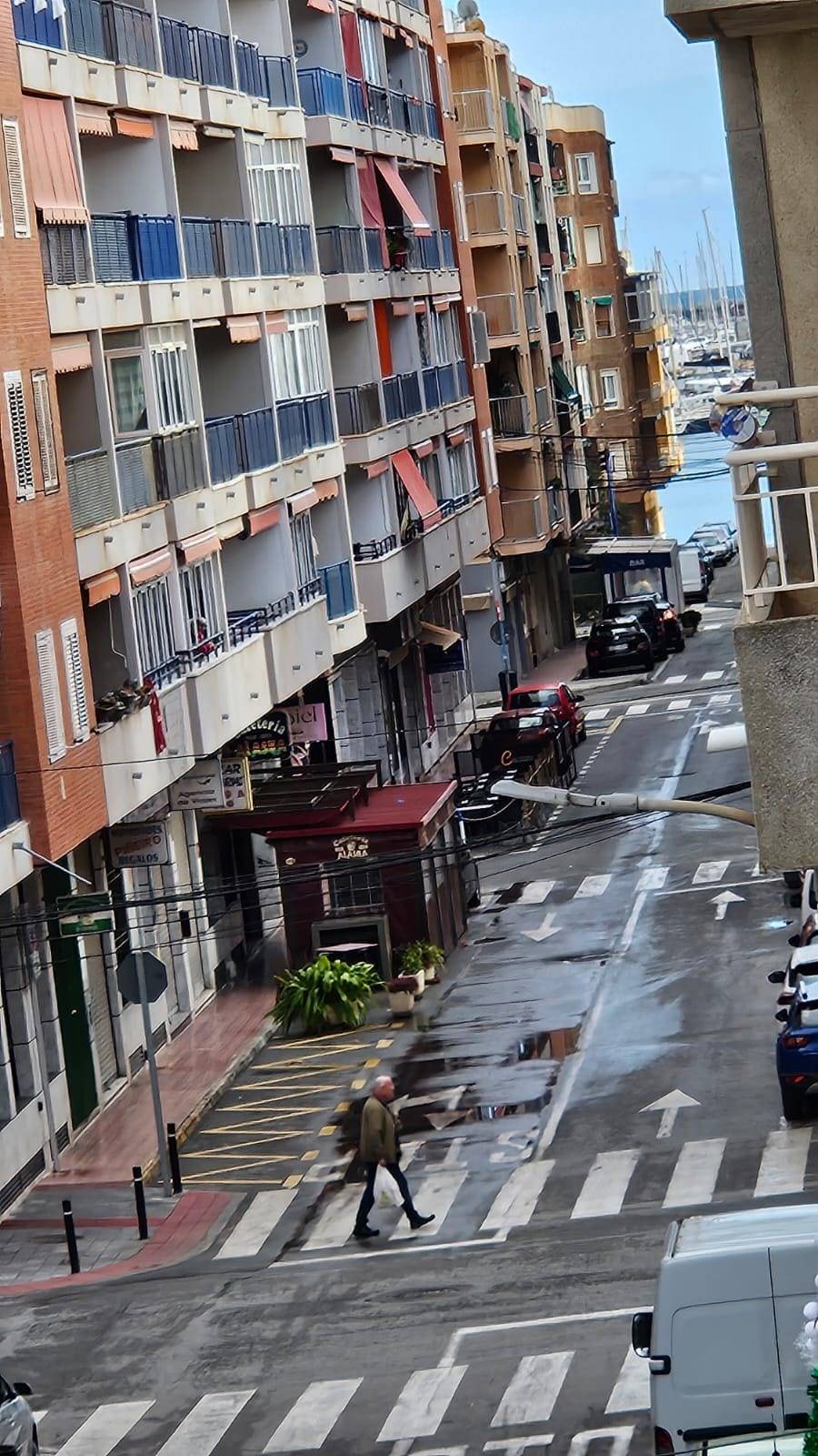 3 Bed, 1 Bath, ApartmentFor Sale, Torrevieja, Alicante