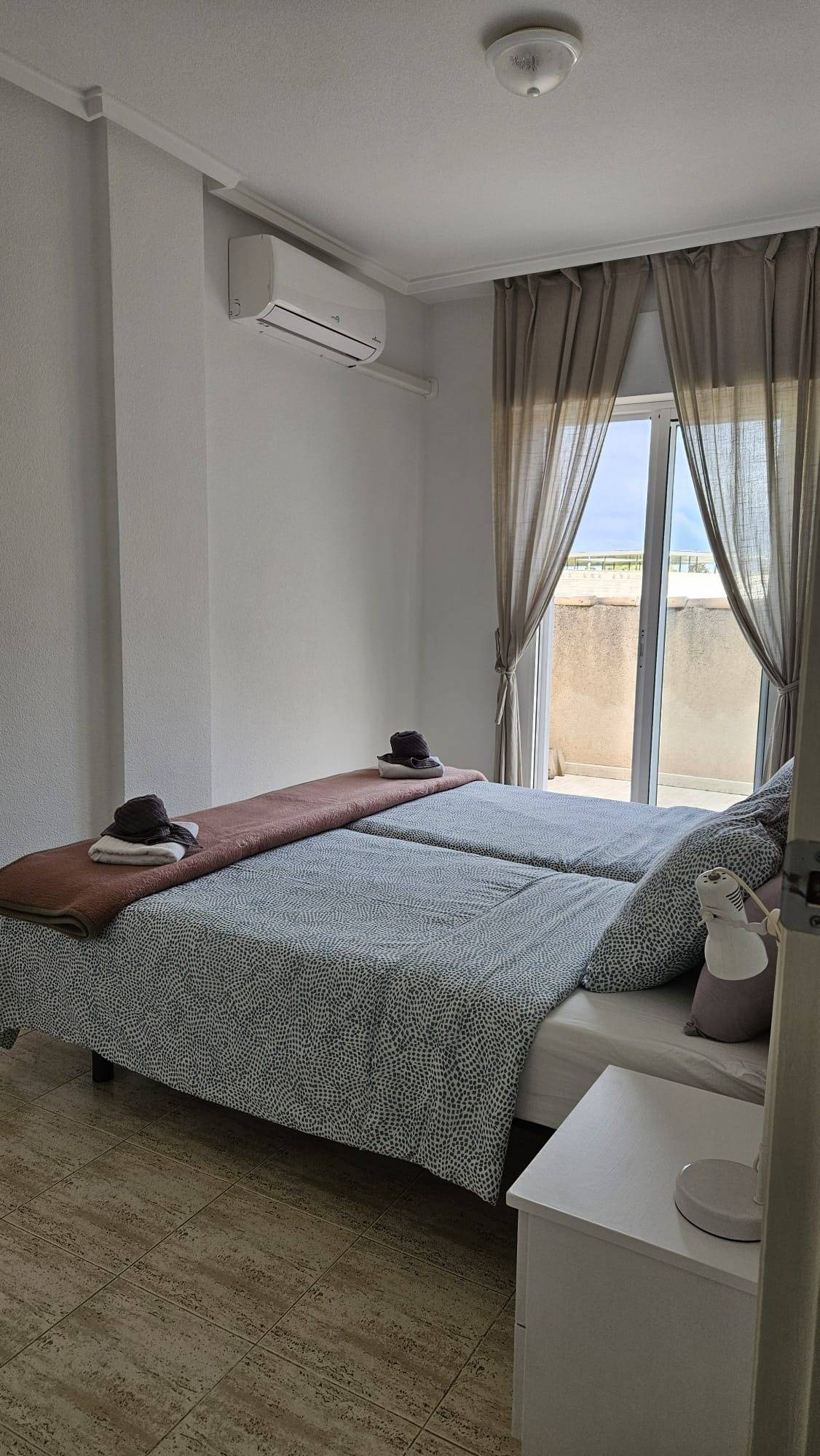 3 Bed, 1 Bath, ApartmentFor Sale, Torrevieja, Alicante