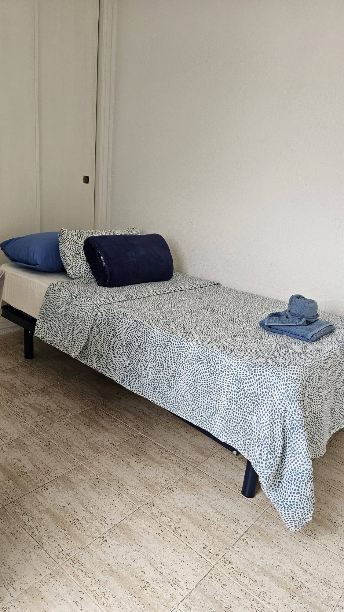 3 Bed, 1 Bath, ApartmentFor Sale, Torrevieja, Alicante