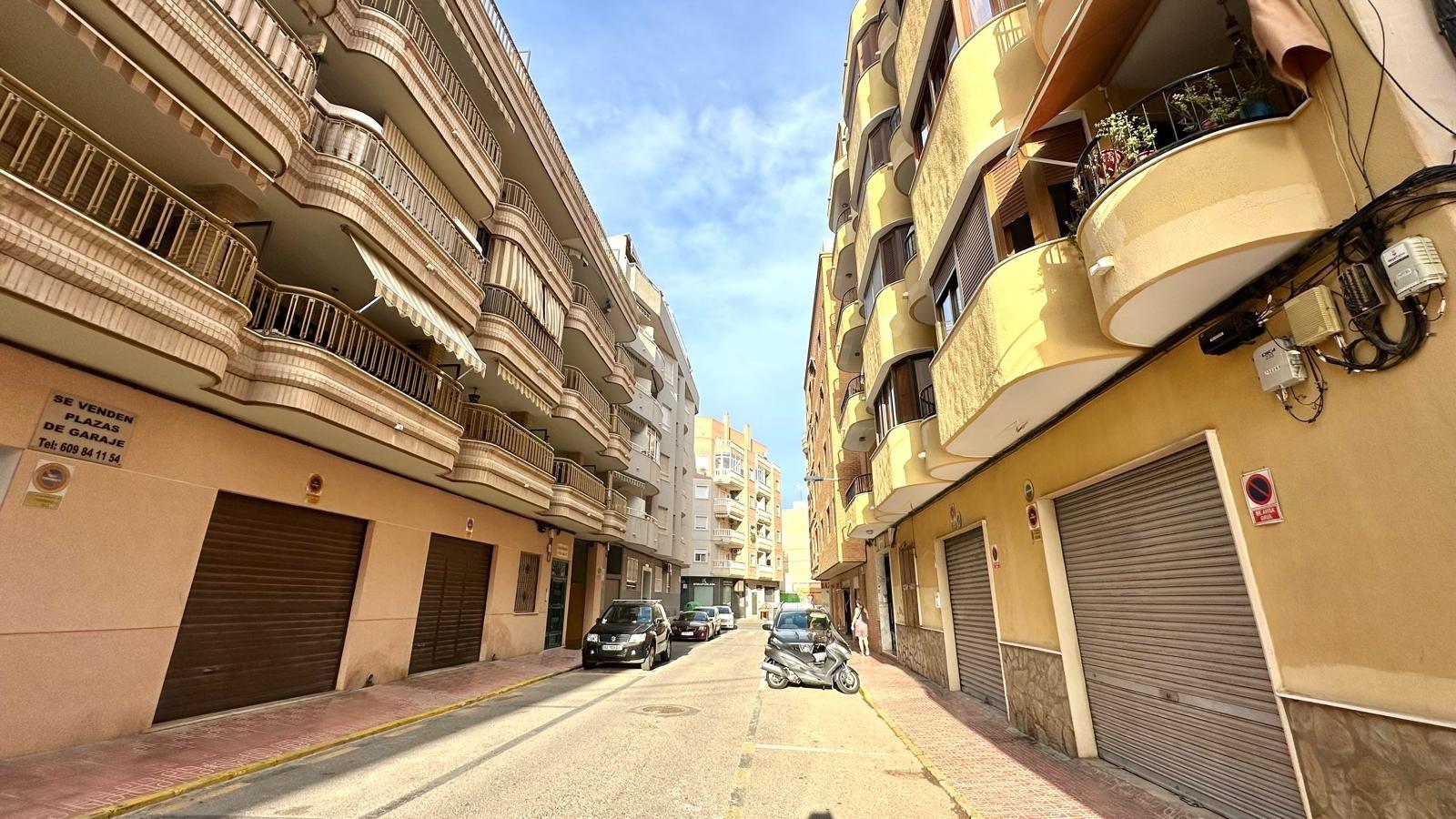 4 Bed, 2 Bath, HouseFor Sale, Torrevieja, Alicante