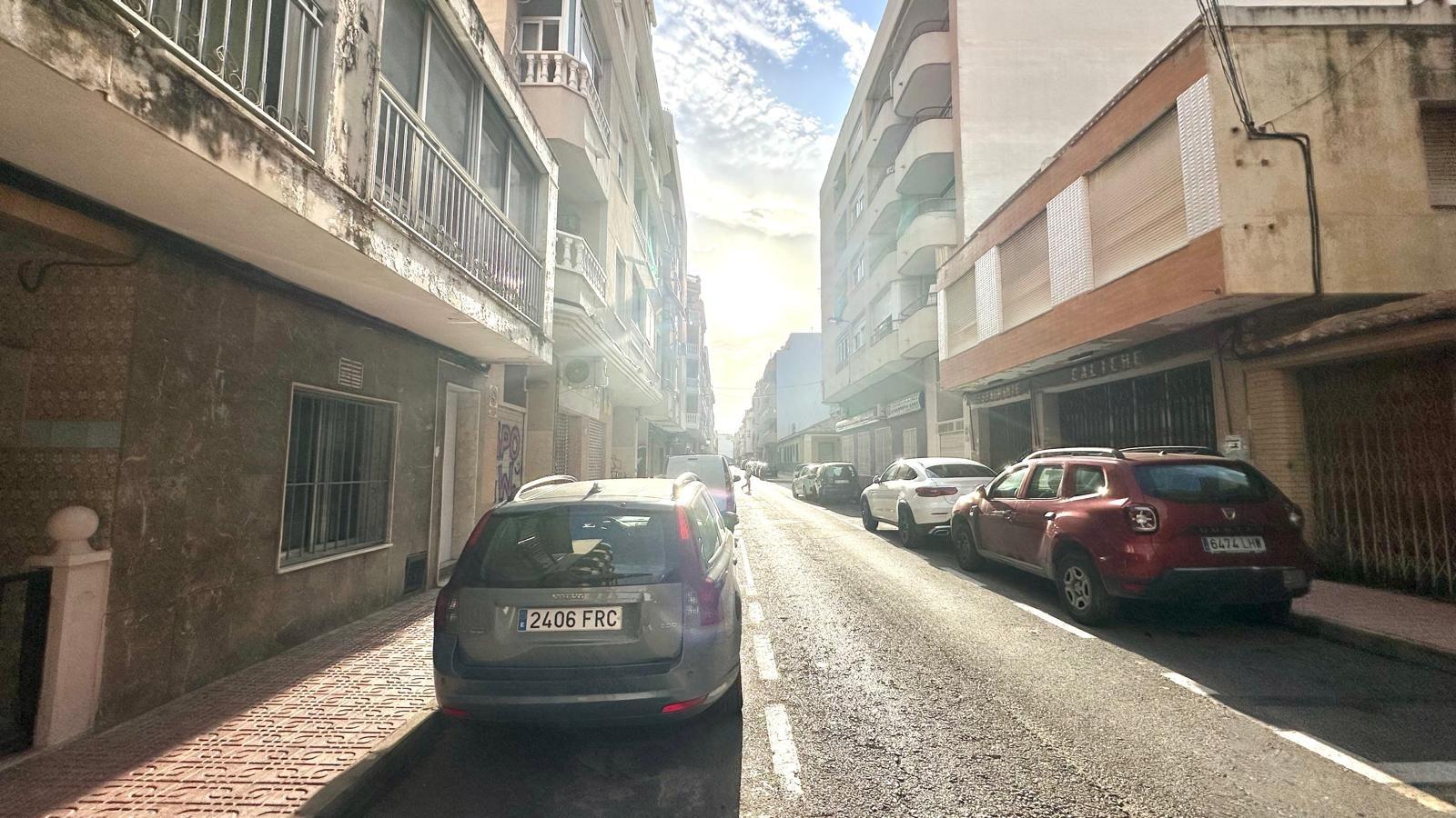 4 Bed, 2 Bath, HouseFor Sale, Torrevieja, Alicante