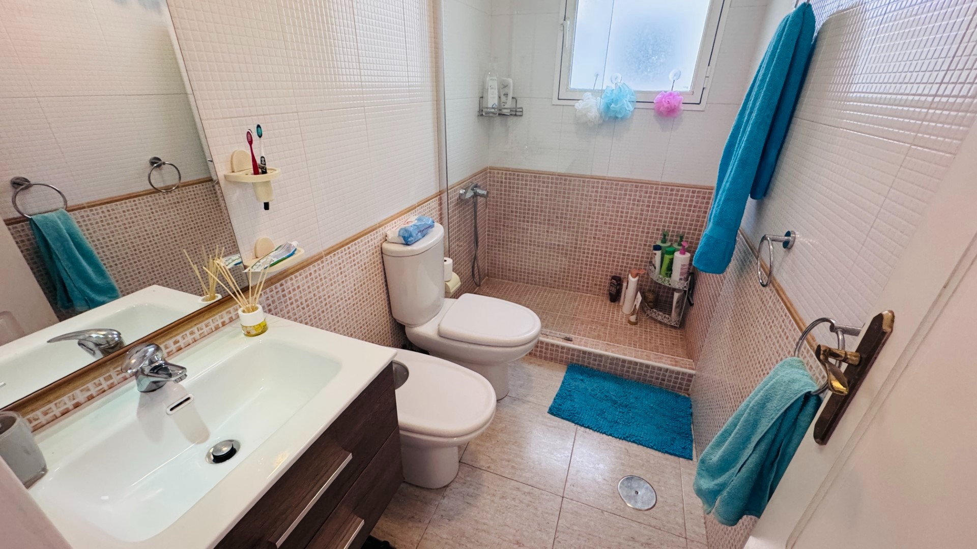 2 Bed, 1 Bath, ApartmentFor Sale, Almoradi, Alicante