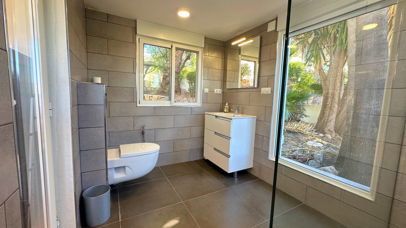 6 Bed, 4 Bath, HouseFor Sale, Albir, Alicante