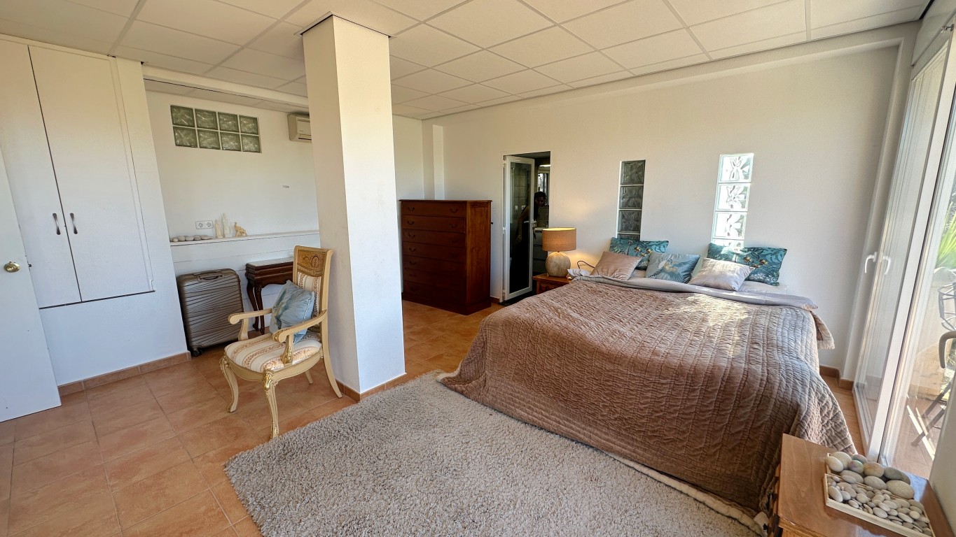 6 Bed, 4 Bath, HouseFor Sale, Albir, Alicante