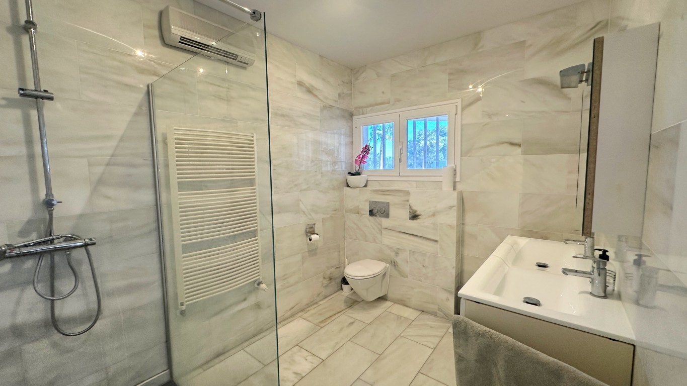 6 Bed, 4 Bath, HouseFor Sale, Albir, Alicante