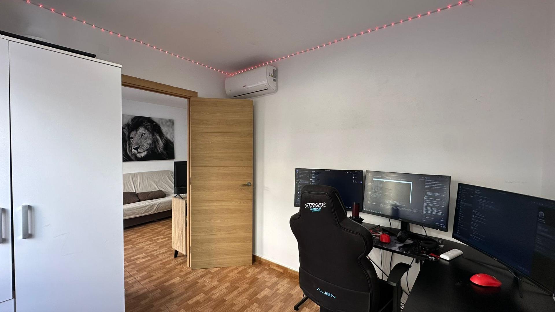 3 Bed, 2 Bath, ApartmentFor Sale, Torrevieja, Alicante