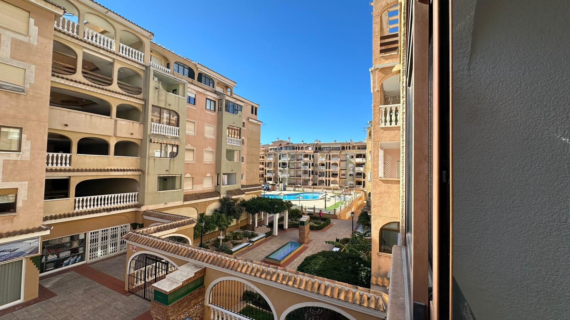 3 Bed, 1 Bath, ApartmentFor Sale, Torrevieja, Alicante