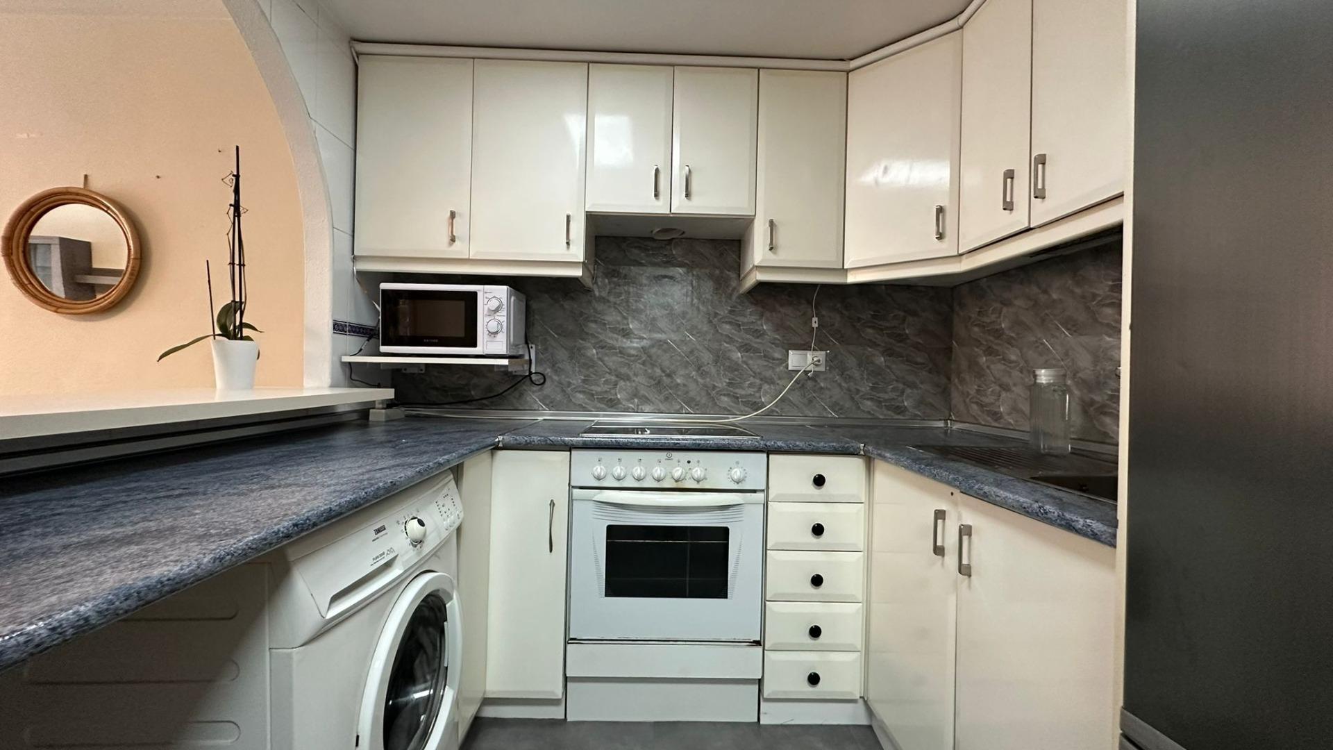 3 Bed, 1 Bath, ApartmentFor Sale, Torrevieja, Alicante