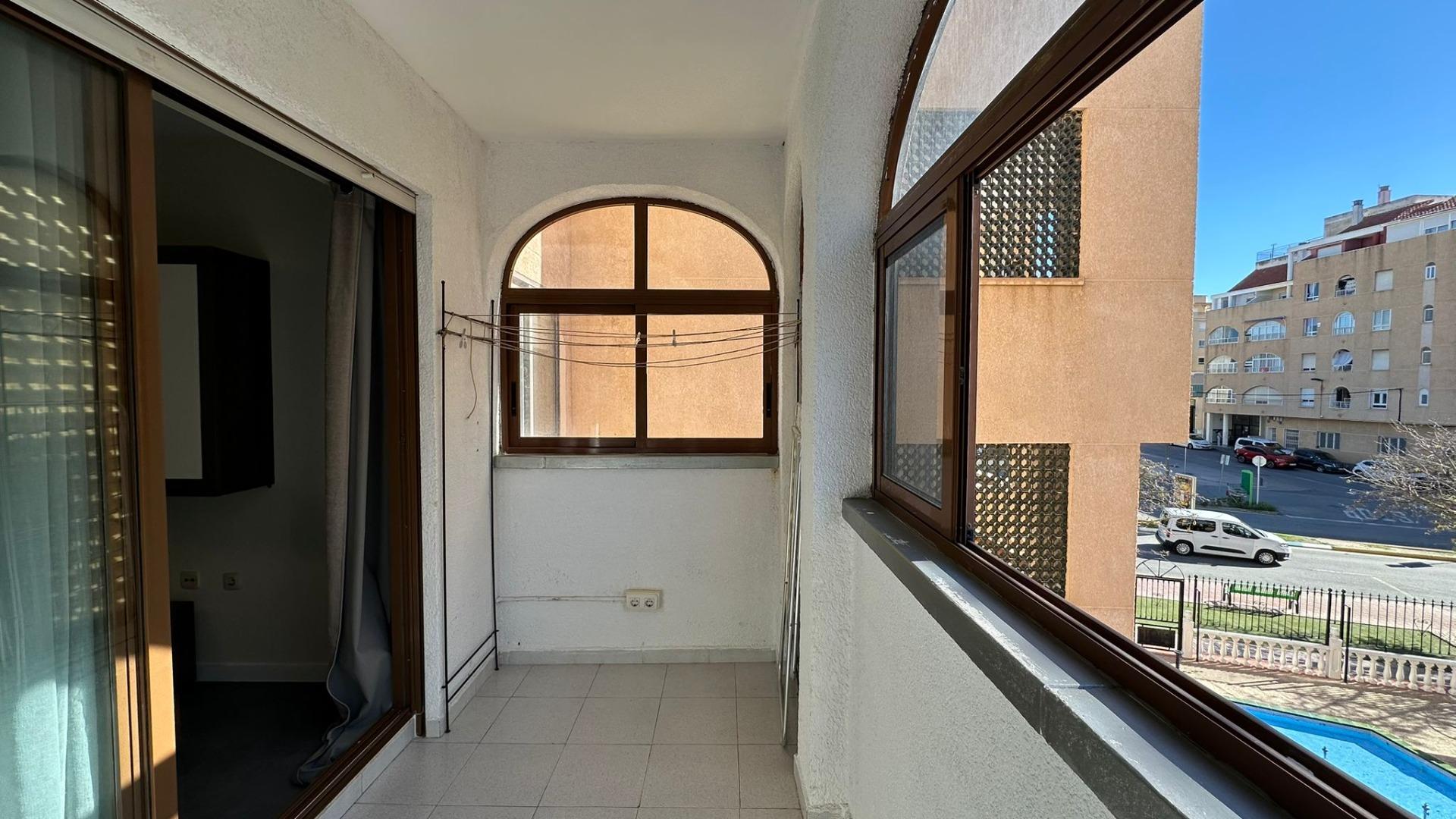 3 Bed, 1 Bath, ApartmentFor Sale, Torrevieja, Alicante