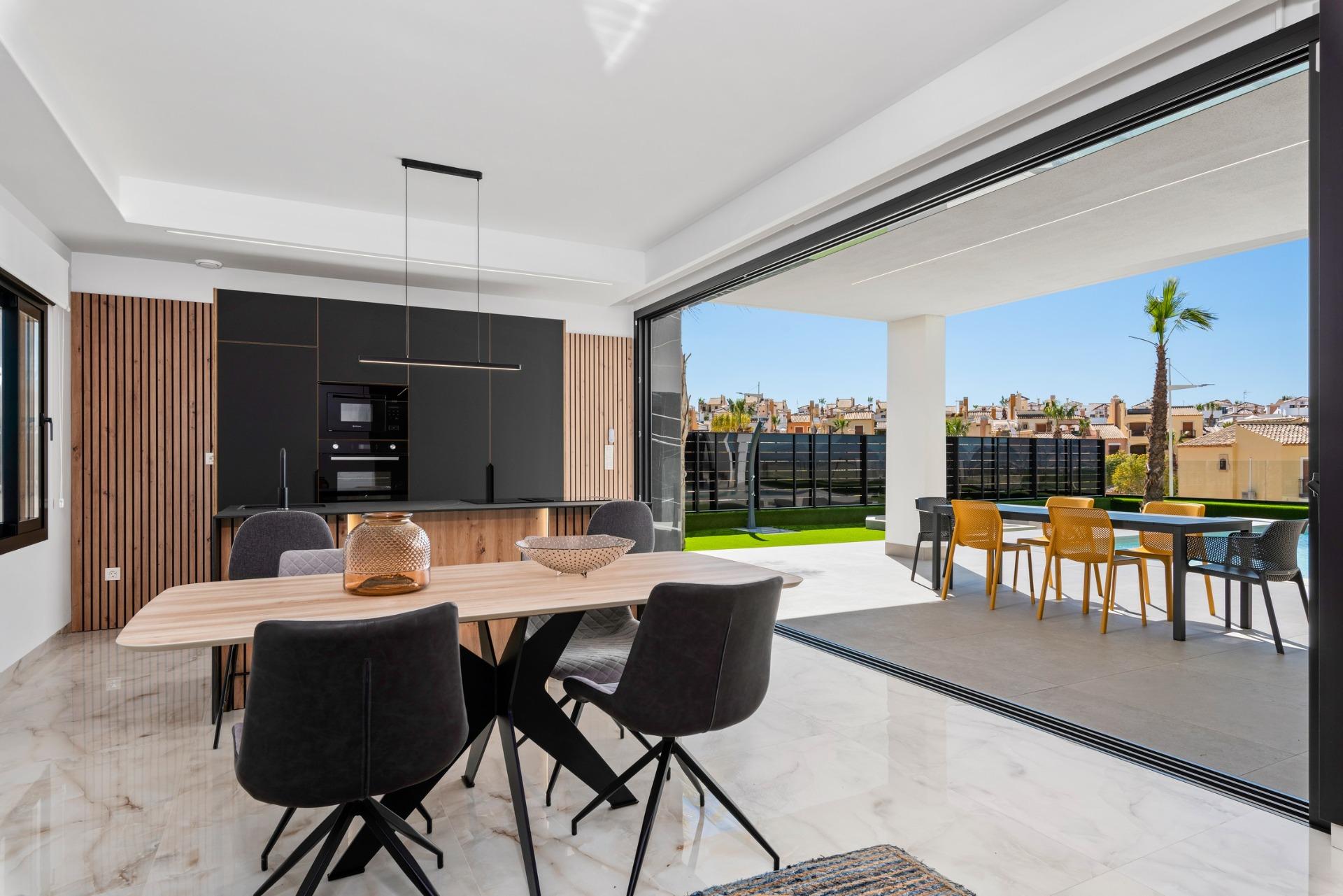 3 Bed, 2 Bath, HouseFor Sale, Algorfa, Alicante