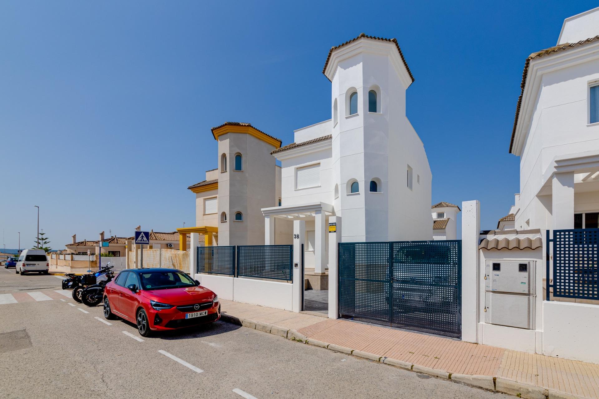 2 Bed, 3 Bath, HouseFor Sale, San Fulgencio, Alicante