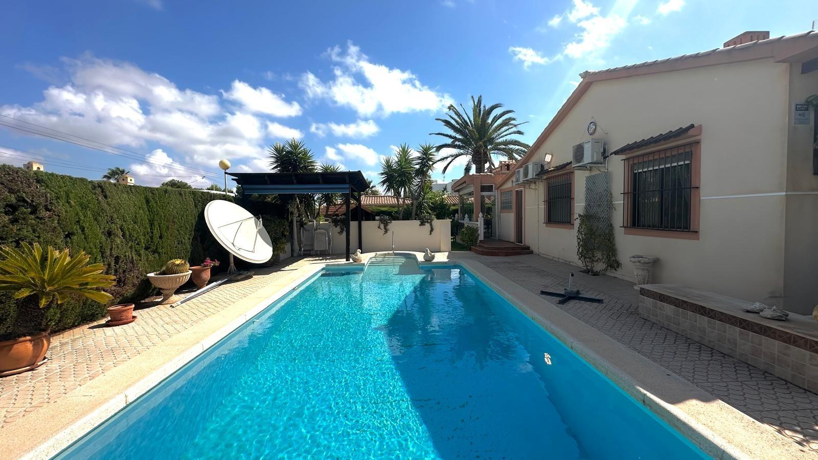 3 Bed, 3 Bath, HouseFor Sale, Cabo Roig, Alicante