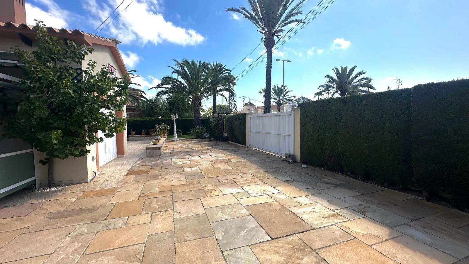 3 Bed, 3 Bath, HouseFor Sale, Cabo Roig, Alicante