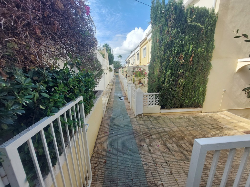 2 Bed, 2 Bath, HouseFor Sale, Albir, Alicante