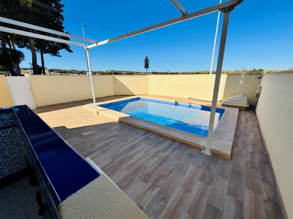 2 Bed, 1 Bath, ApartmentFor Sale, La Mata, Alicante