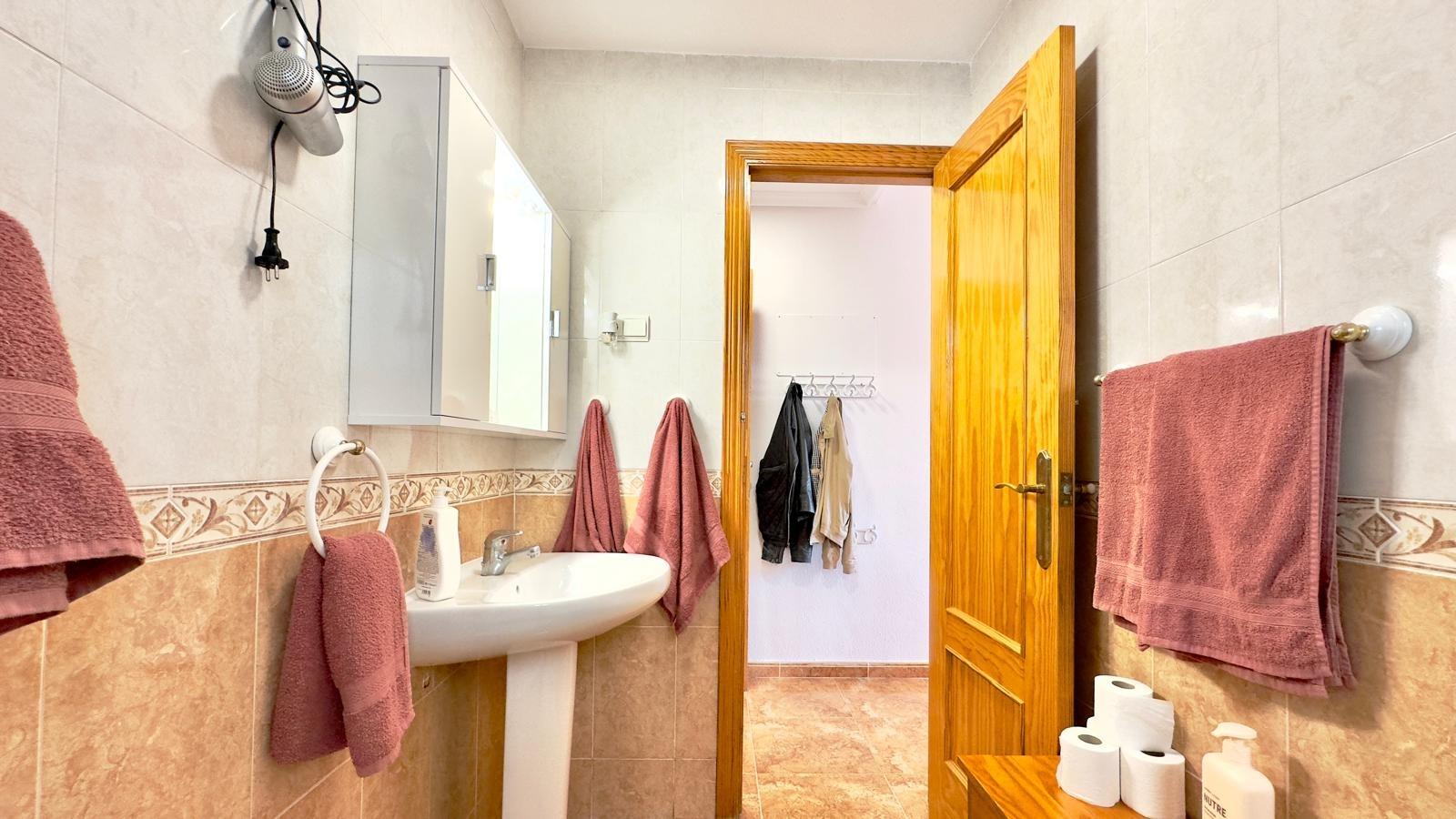 2 Bed, 1 Bath, ApartmentFor Sale, Torrevieja, Alicante