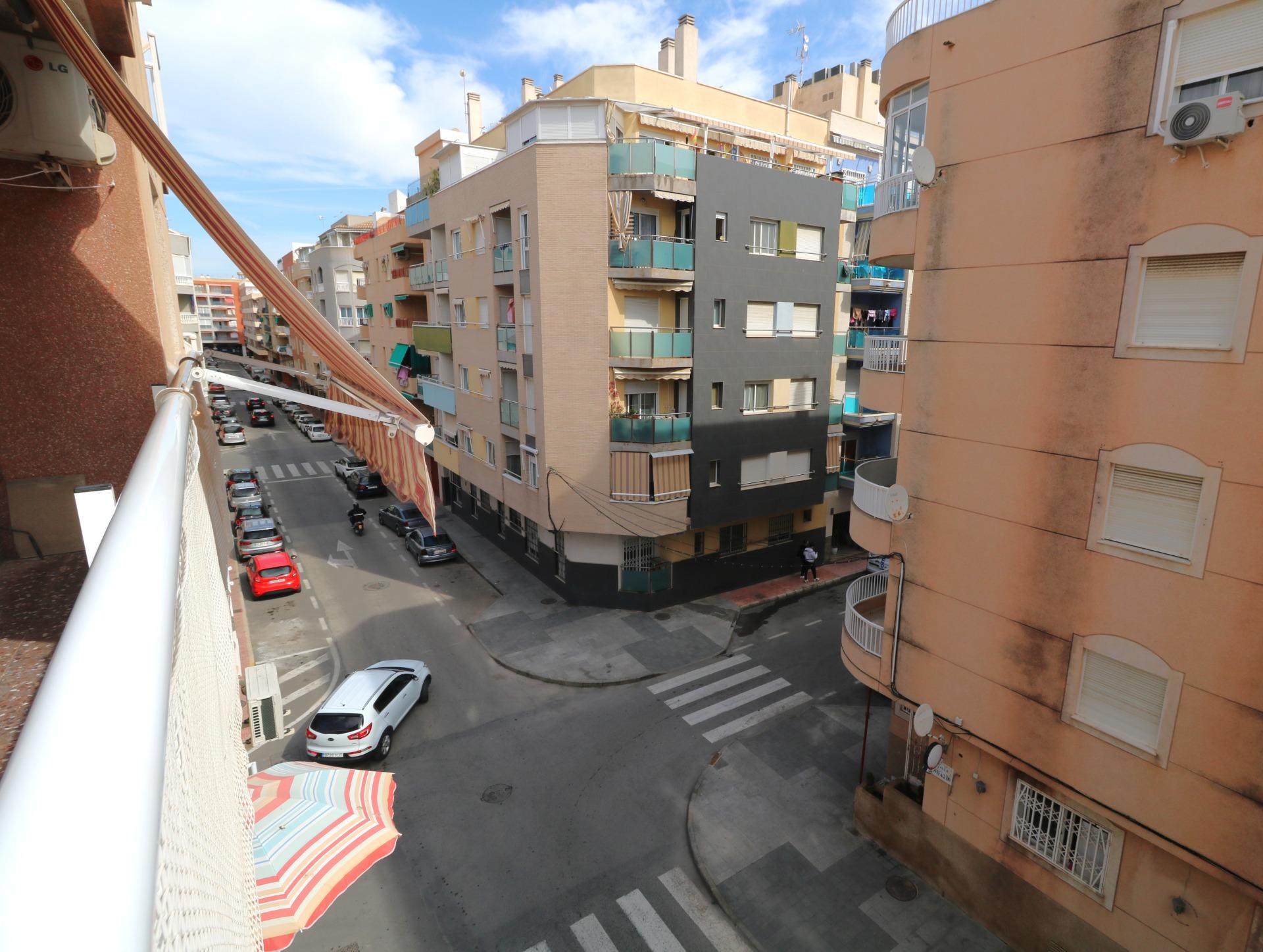 3 Bed, 1 Bath, ApartmentFor Sale, Torrevieja, Alicante