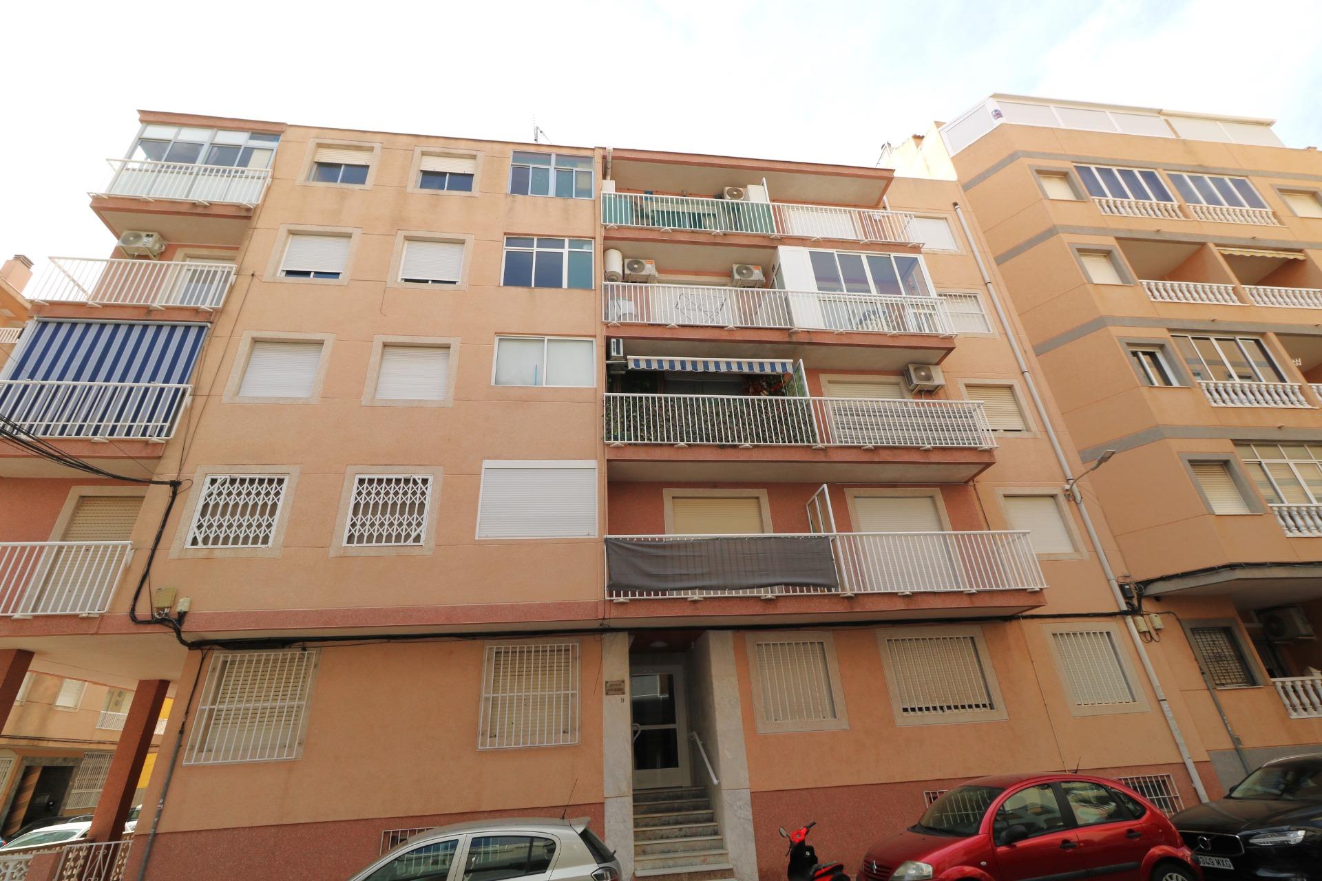 3 Bed, 1 Bath, ApartmentFor Sale, Torrevieja, Alicante