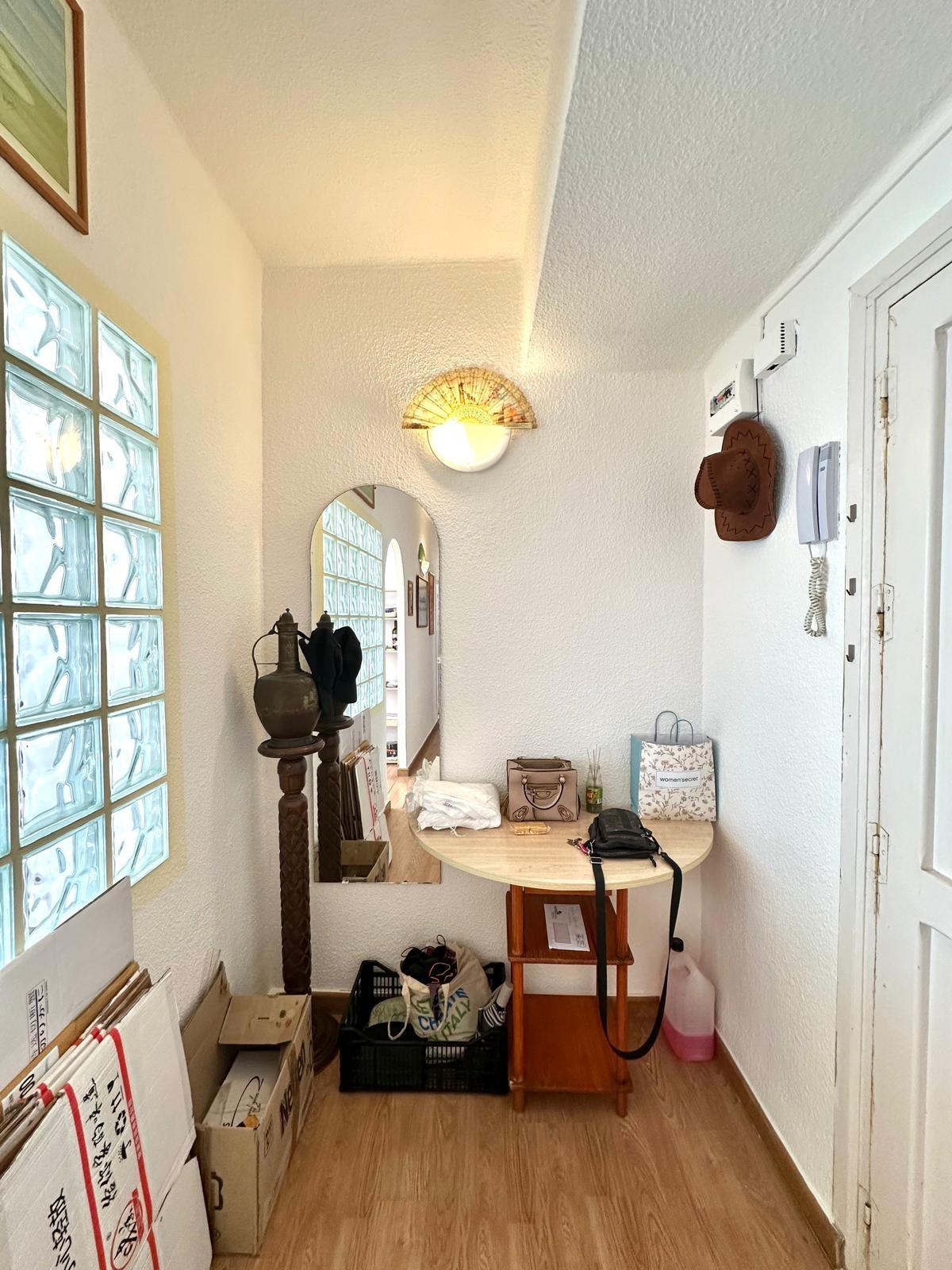 3 Bed, 1 Bath, ApartmentFor Sale, Torrevieja, Alicante