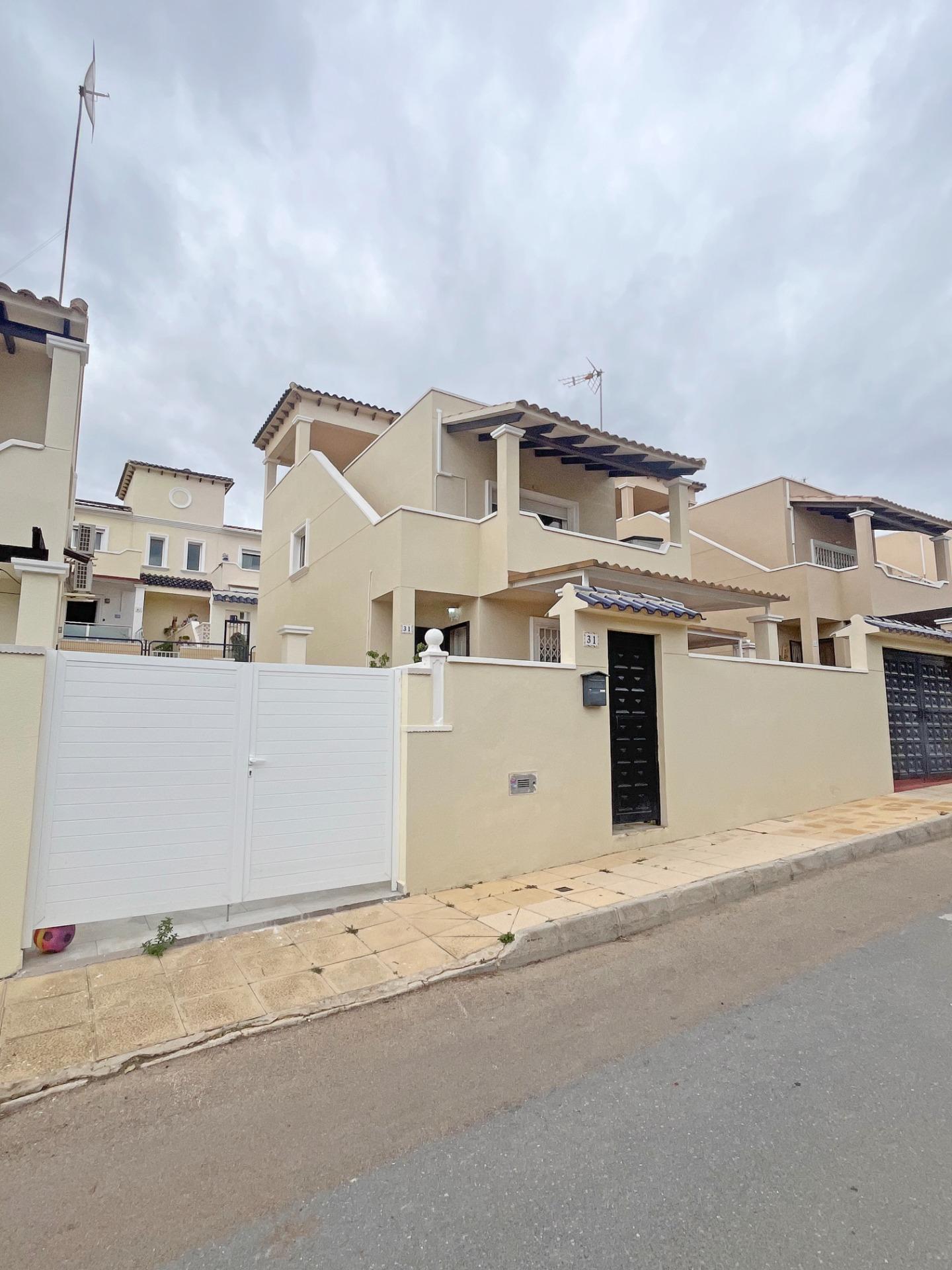 3 Bed, 2 Bath, ApartmentFor Sale, San Miguel de Salinas, Alicante
