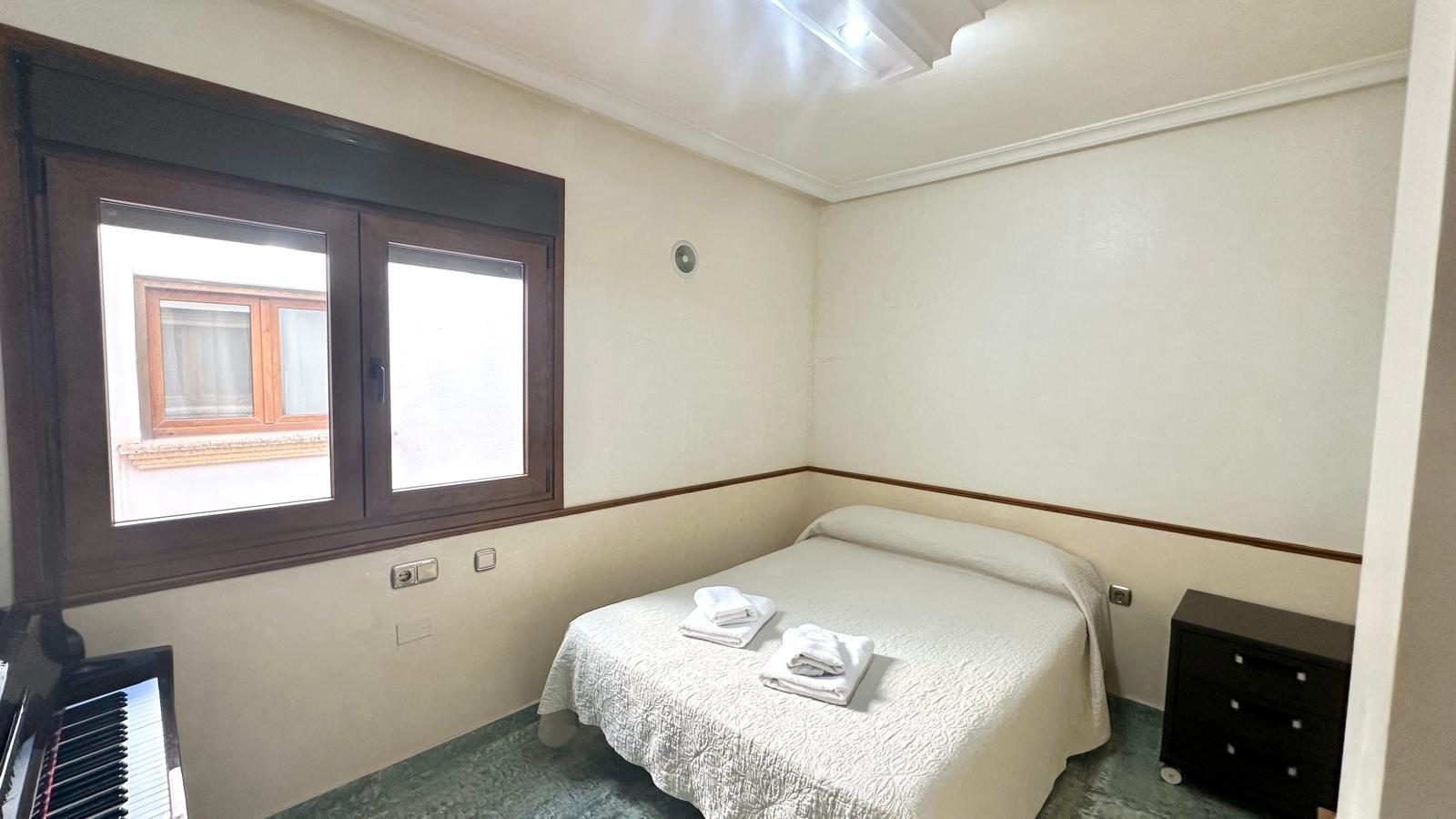 4 Bed, 2 Bath, ApartmentFor Sale, Torrevieja, Alicante