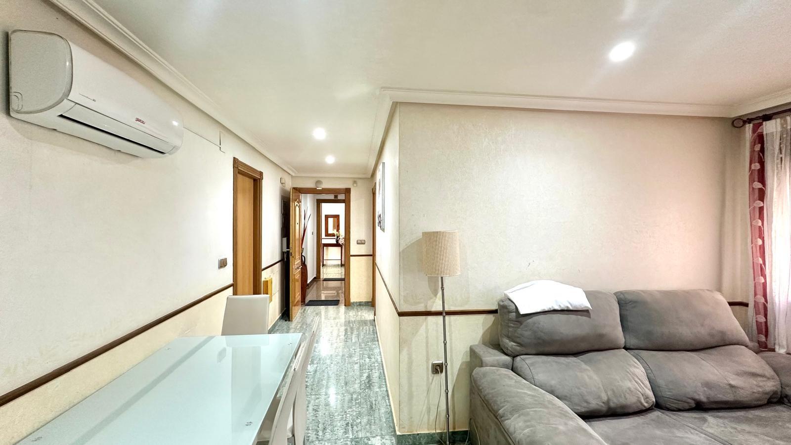 4 Bed, 2 Bath, ApartmentFor Sale, Torrevieja, Alicante