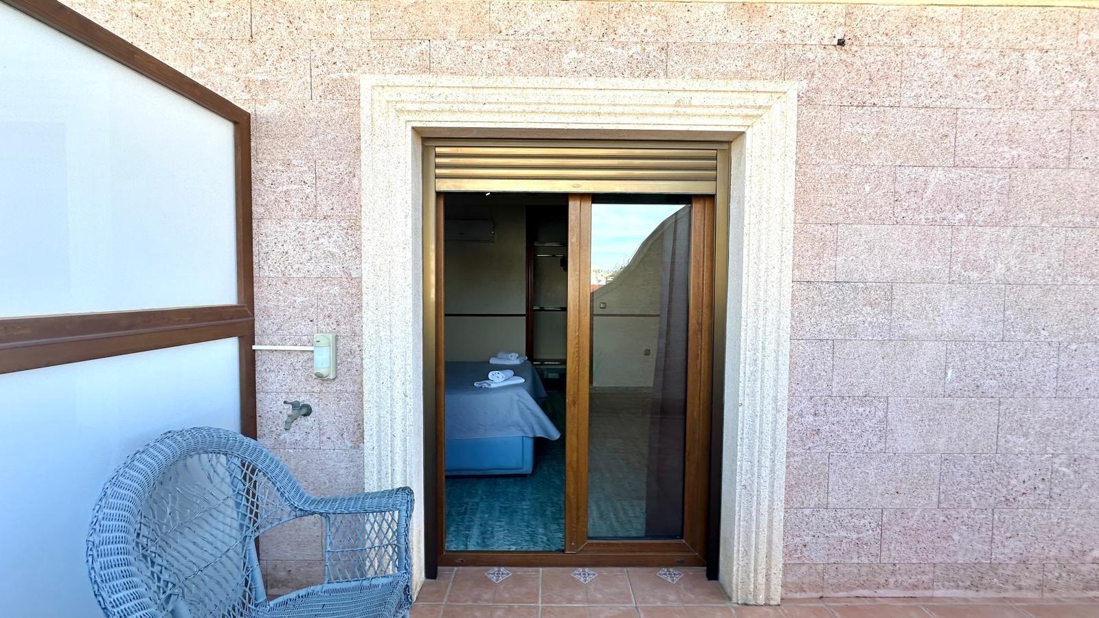 4 Bed, 2 Bath, ApartmentFor Sale, Torrevieja, Alicante