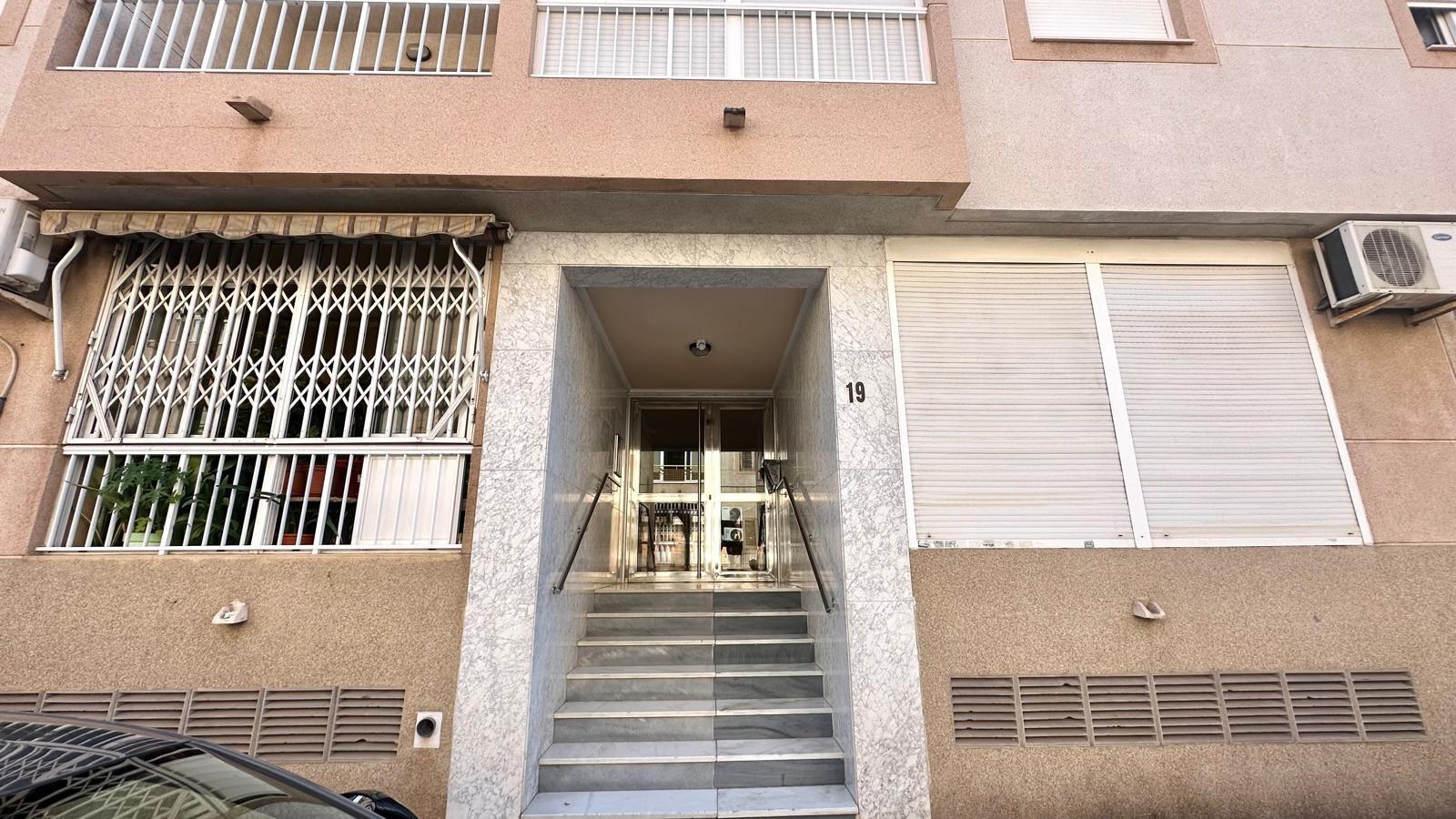2 Bed, 1 Bath, ApartmentFor Sale, Torrevieja, Alicante