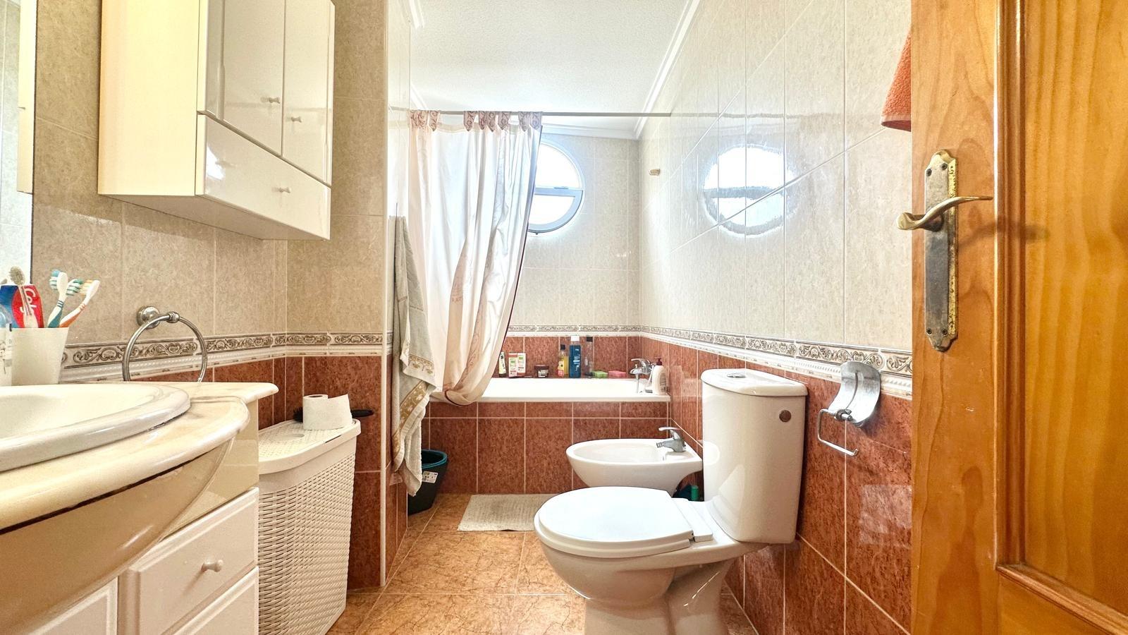 2 Bed, 1 Bath, ApartmentFor Sale, Torrevieja, Alicante