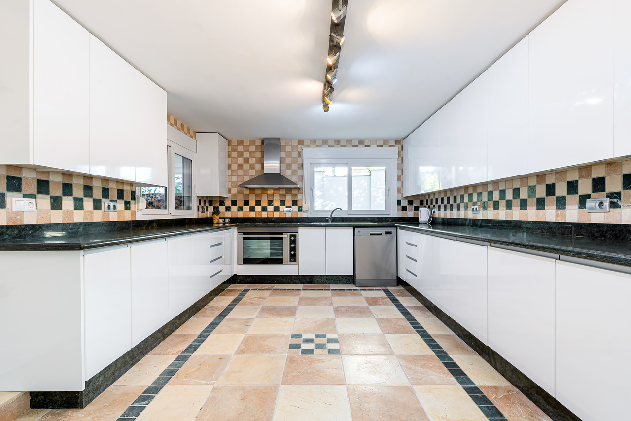 7 Bed, 4 Bath, HouseFor Sale, Dehesa de Campoamor, Alicante