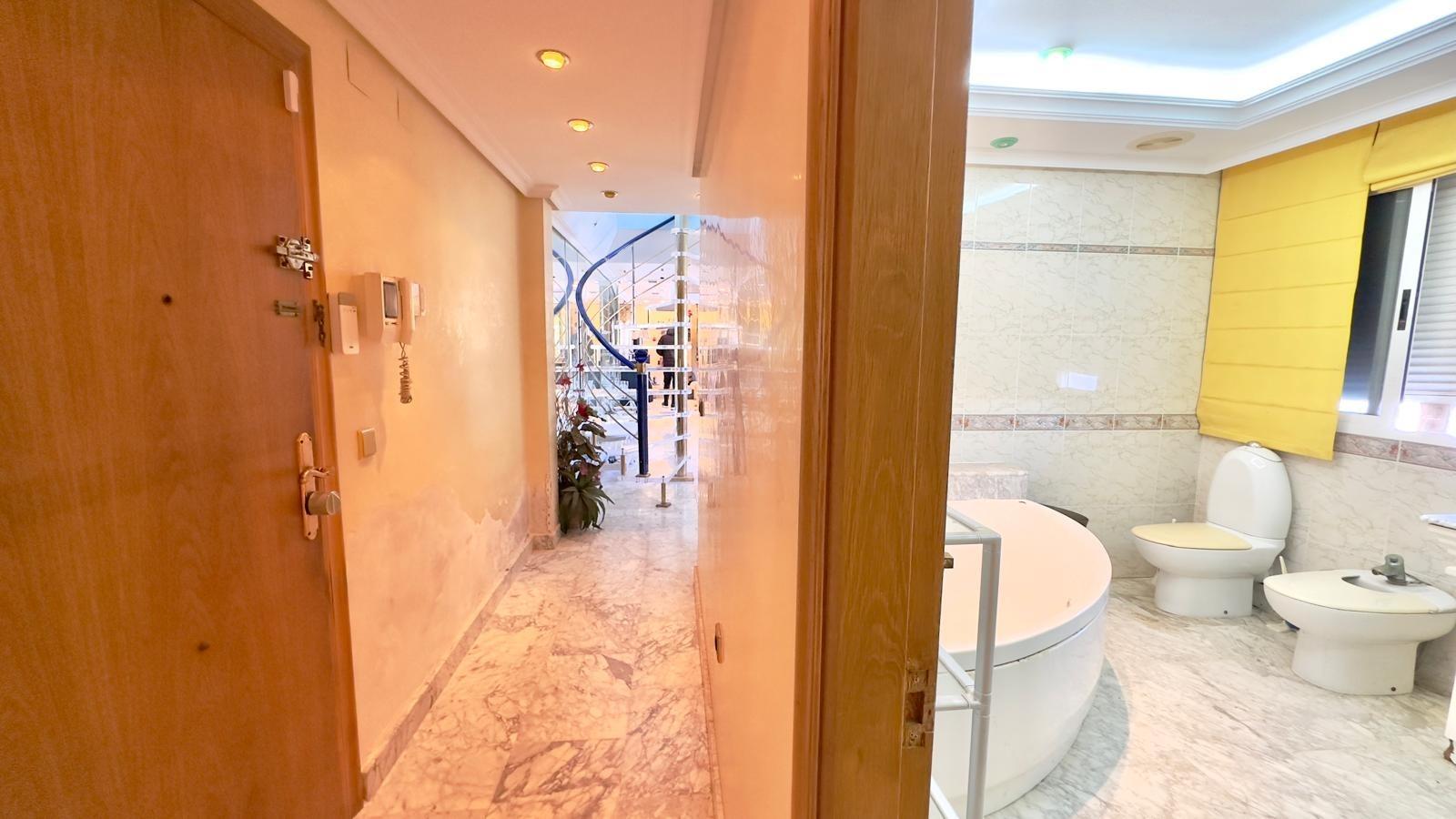 2 Bed, 2 Bath, ApartmentFor Sale, Torrevieja, Alicante