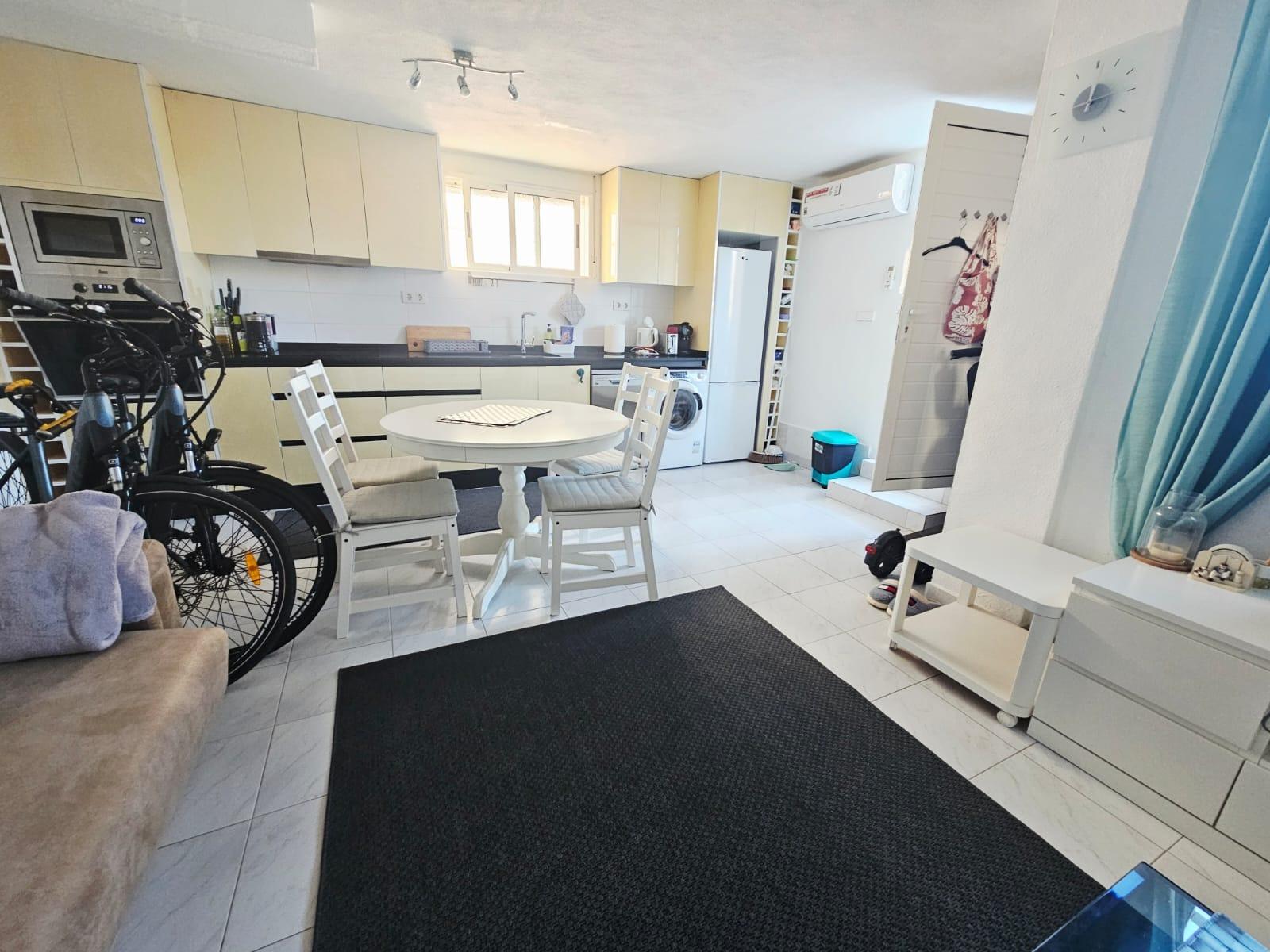 3 Bed, 2 Bath, ApartmentFor Sale, Torrevieja, Alicante