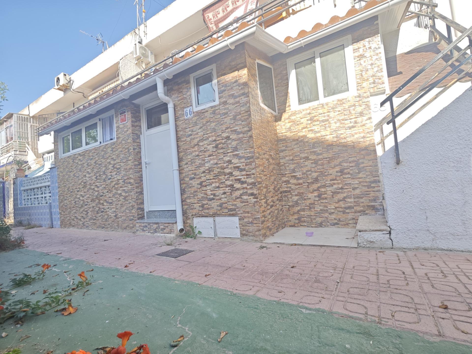 2 Bed, 1 Bath, HouseFor Sale, Torrevieja, Alicante