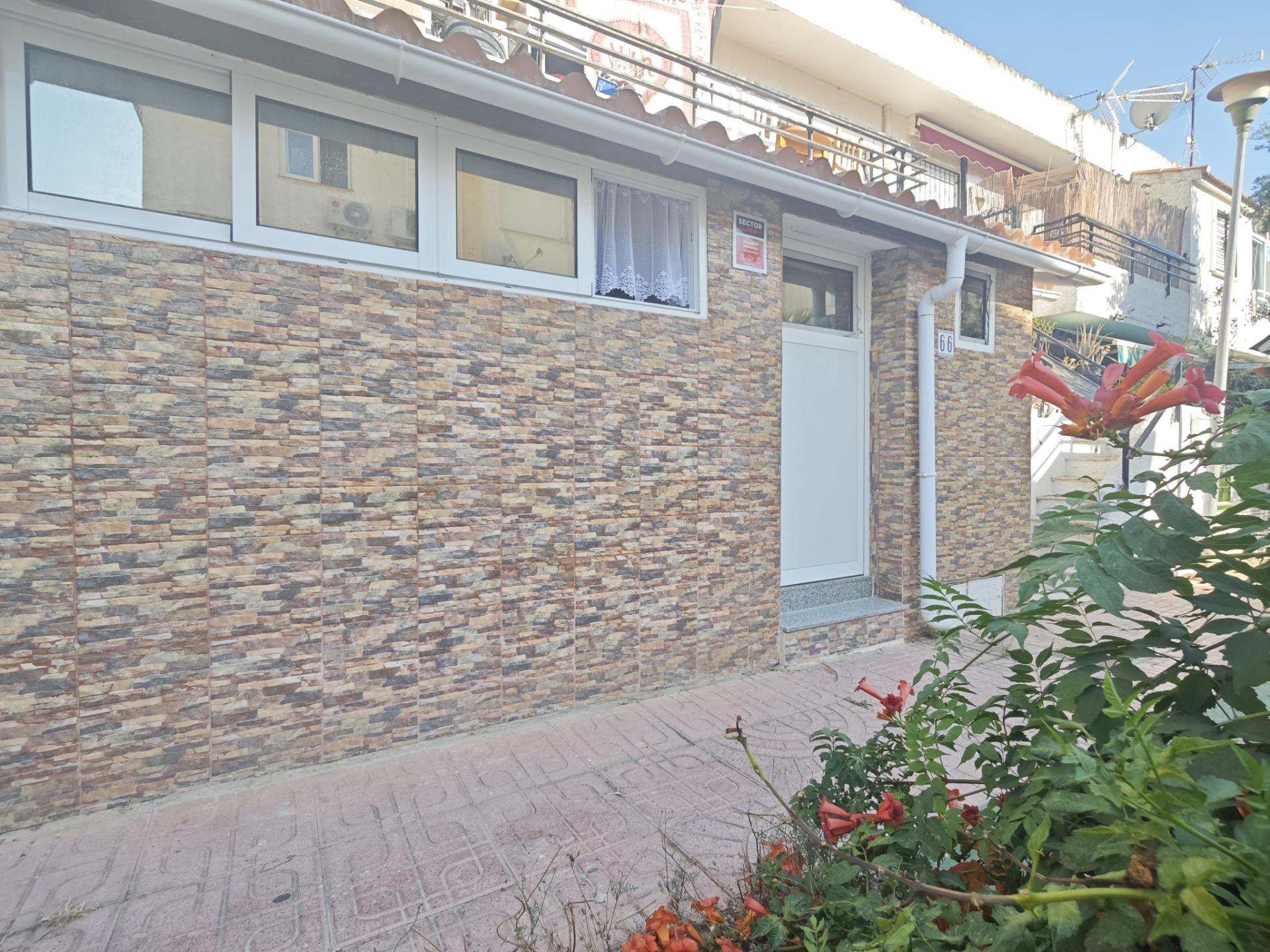 2 Bed, 1 Bath, HouseFor Sale, Torrevieja, Alicante
