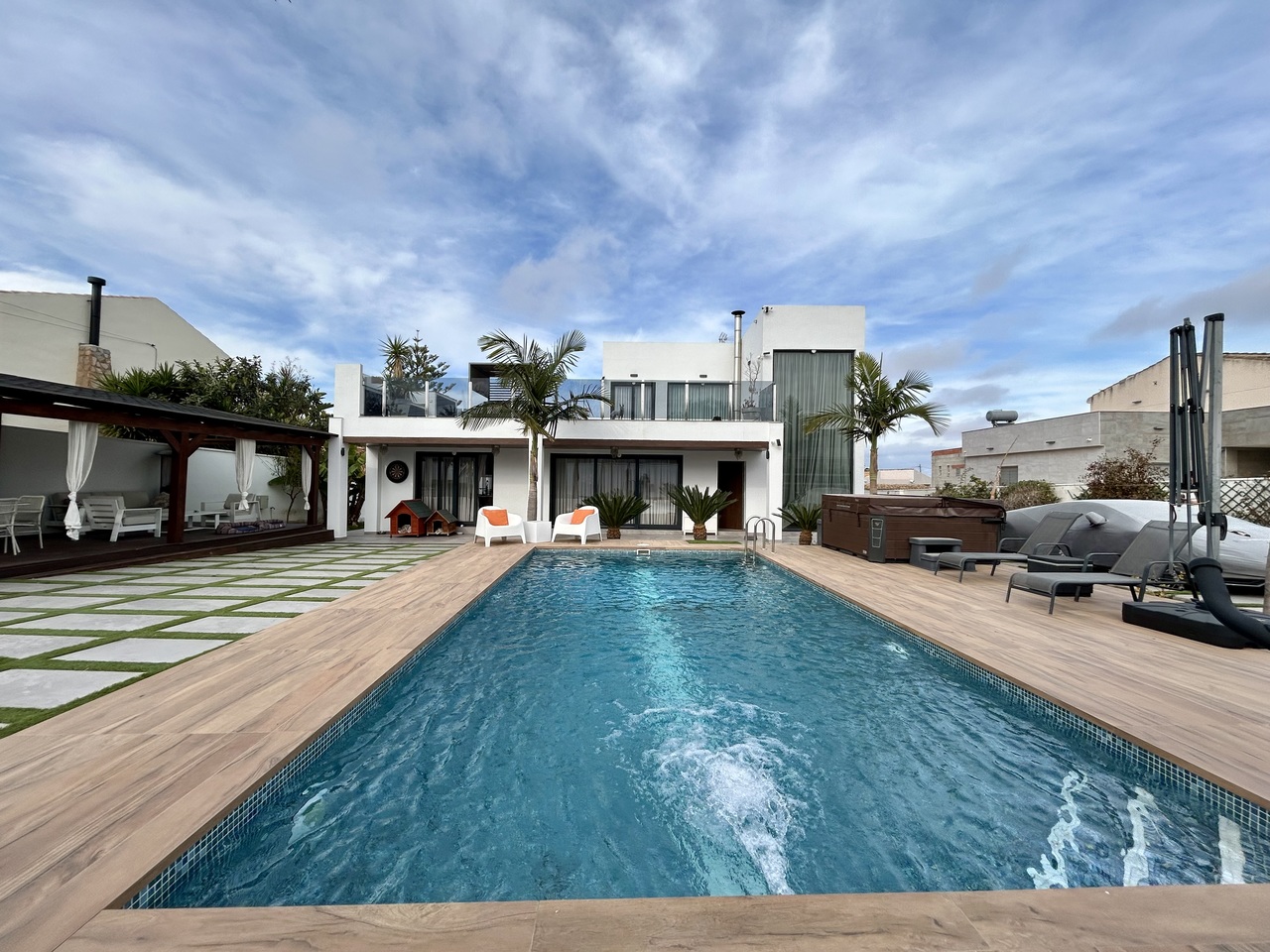 3 Bed, 4 Bath, HouseFor Sale, Los Balcones, Alicante