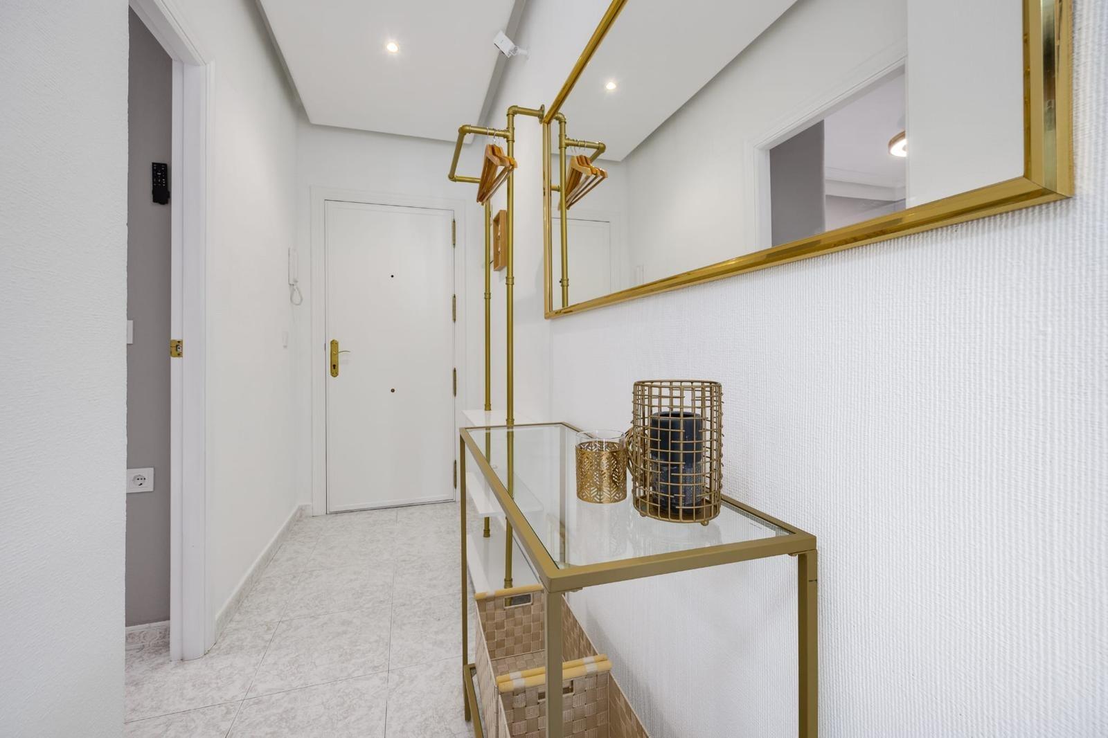 2 Bed, 1 Bath, ApartmentFor Sale, Torrevieja, Alicante