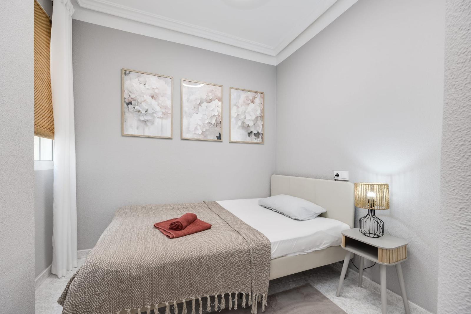 2 Bed, 1 Bath, ApartmentFor Sale, Torrevieja, Alicante