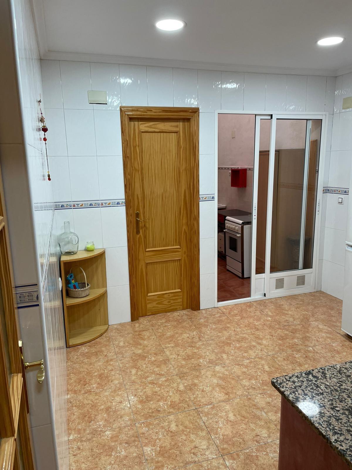 4 Bed, 2 Bath, ApartmentFor Sale, Albatera, Alicante